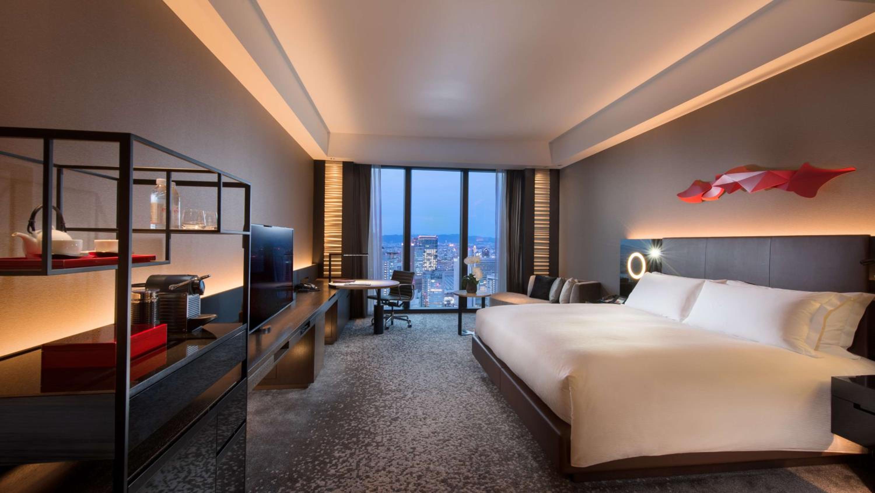 King Room with Premium View - Photo 1