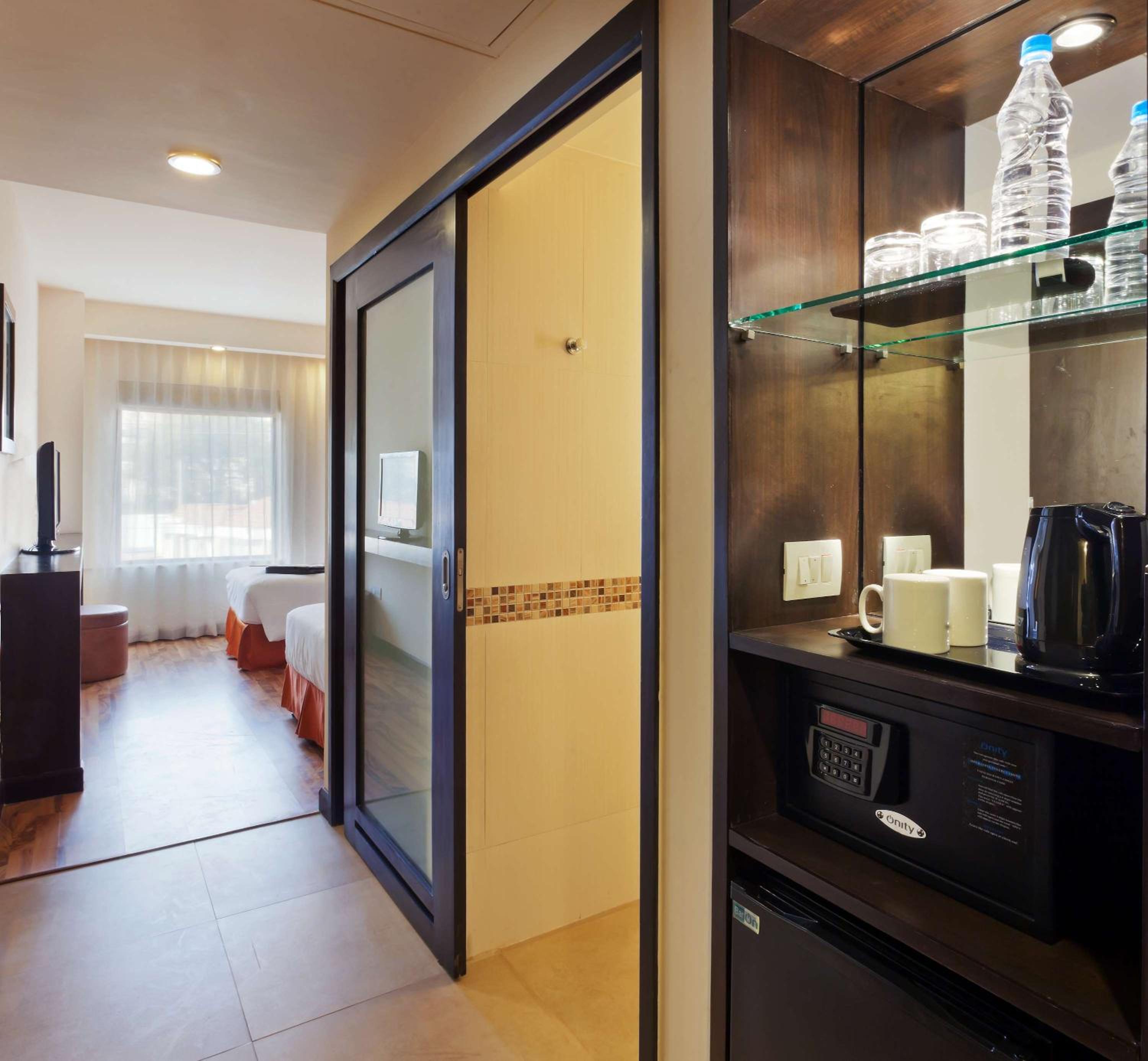 Standard Twin Room - Non-Smoking - Photo 4