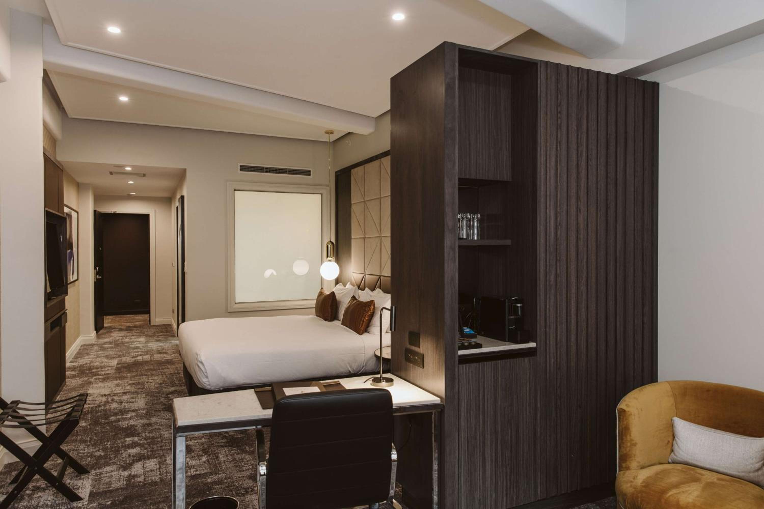 Superior King Room