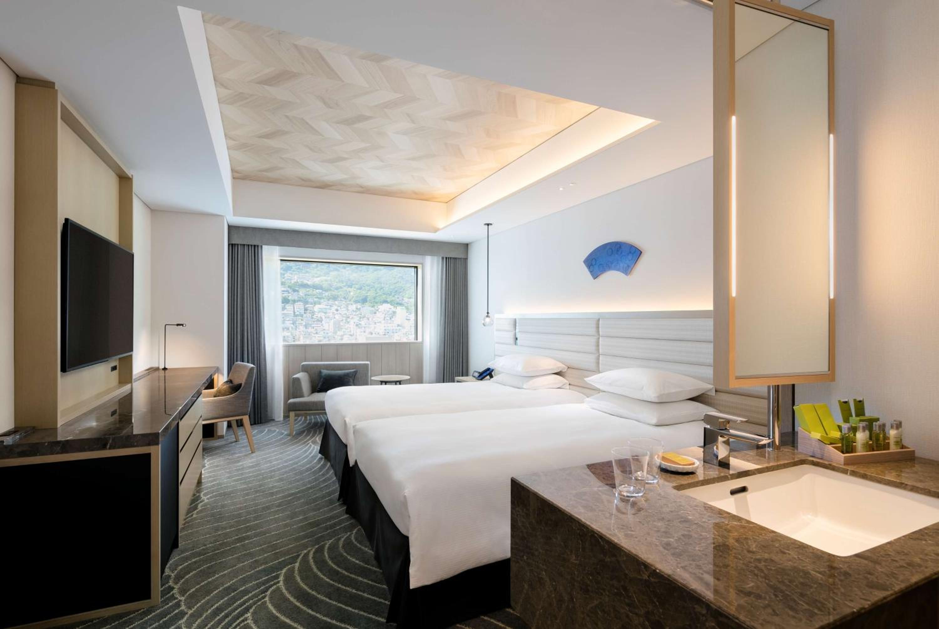 Deluxe Twin Room - Photo 3