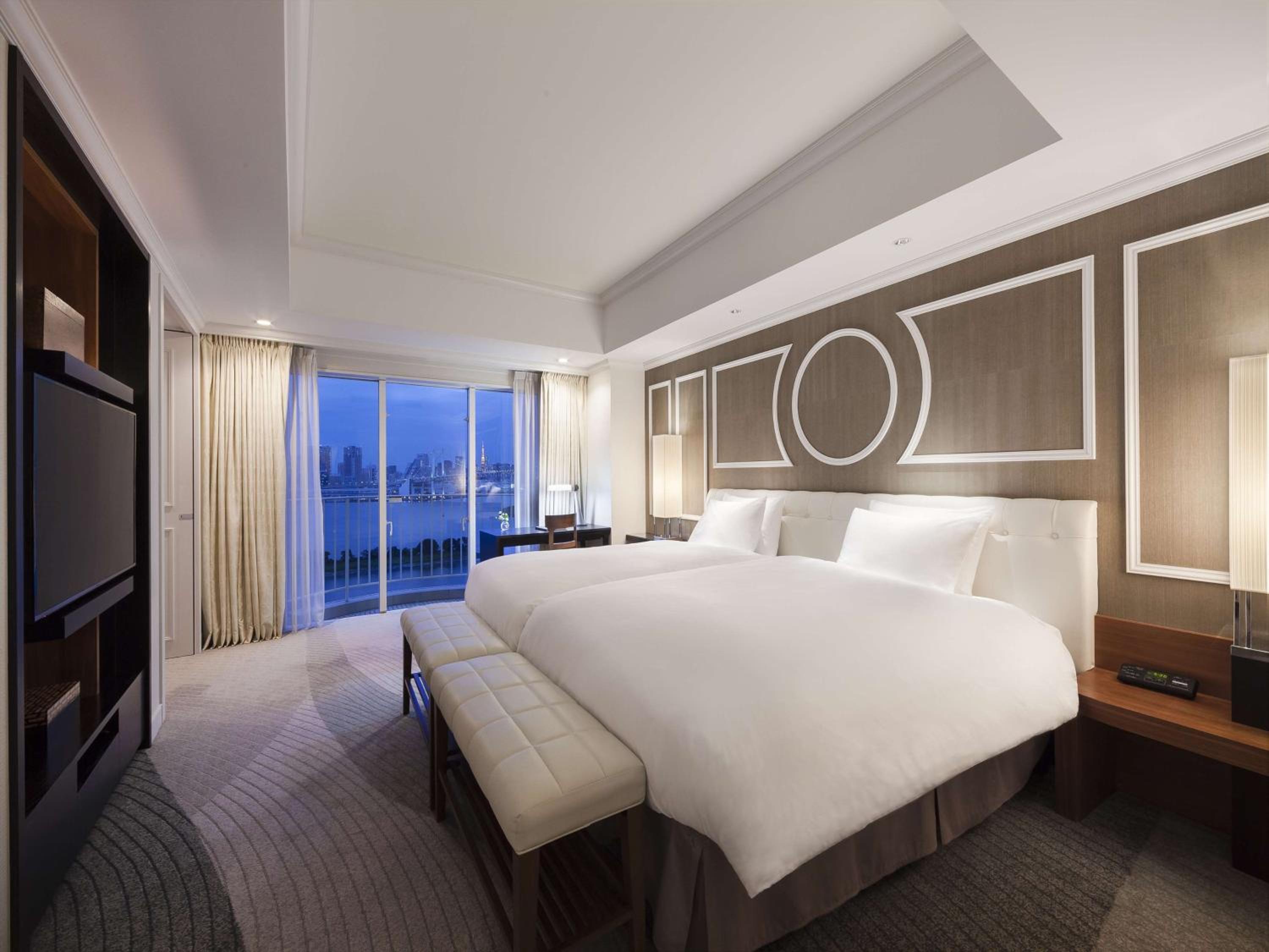 One-Bedroom Twin Suite - Photo 1
