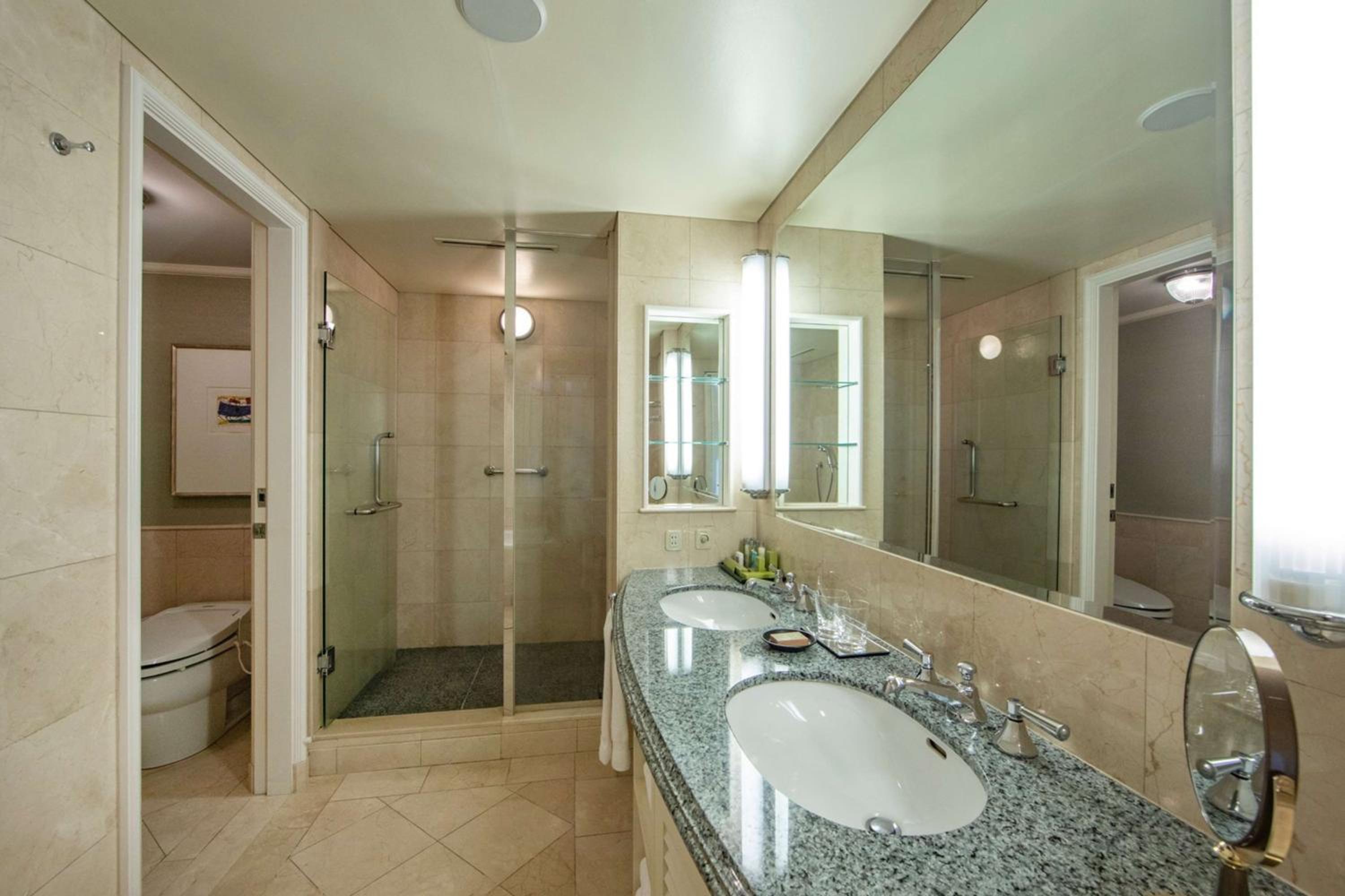 Twin Deluxe Terrace Suite - Non-Smoking - 80sqm - Terrace with Whirlpool Twin Deluxe Terrace Suite - Non-Smoking - 80sqm - Terrace with Whirlpool