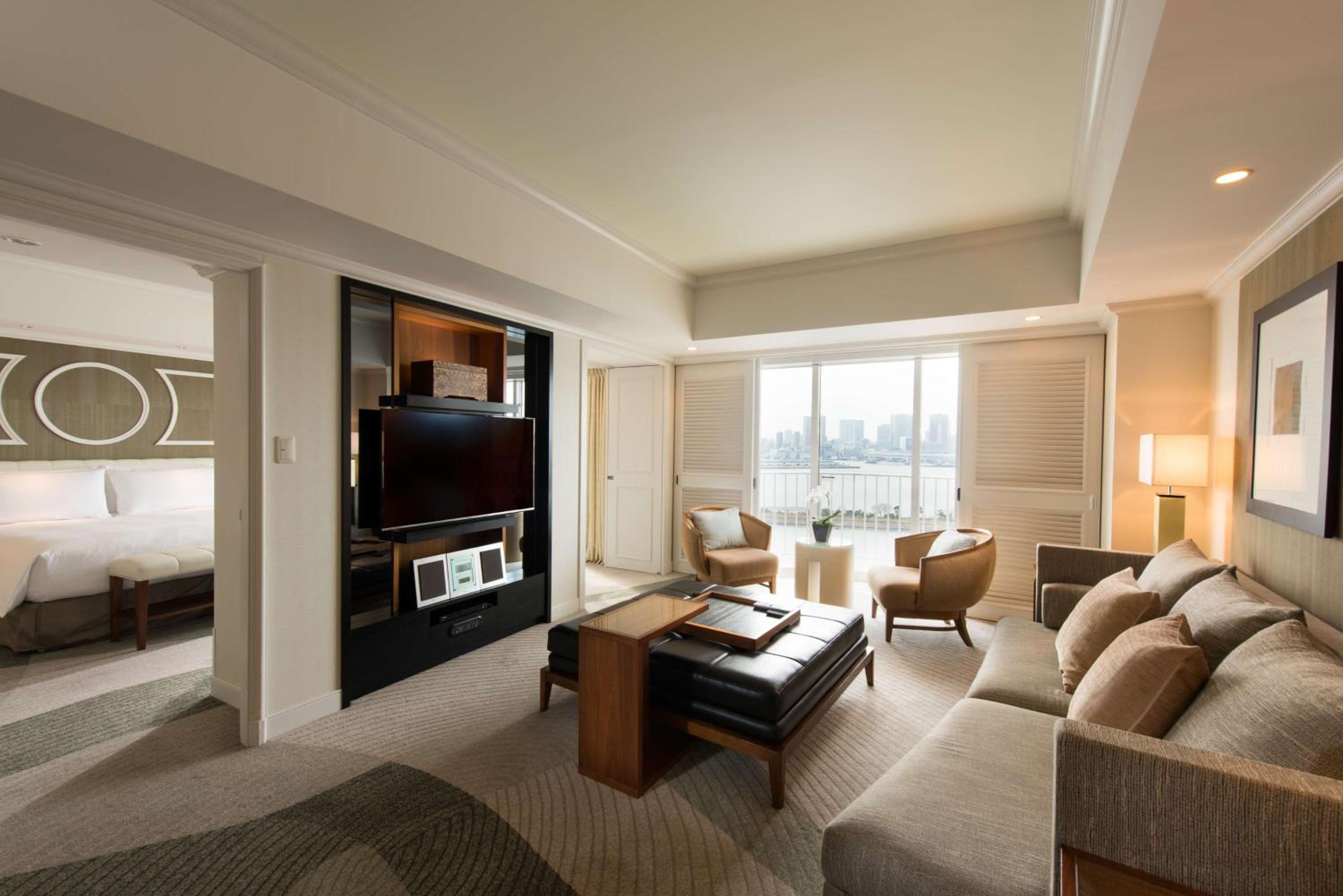 One-Bedroom Twin Suite - Photo 3