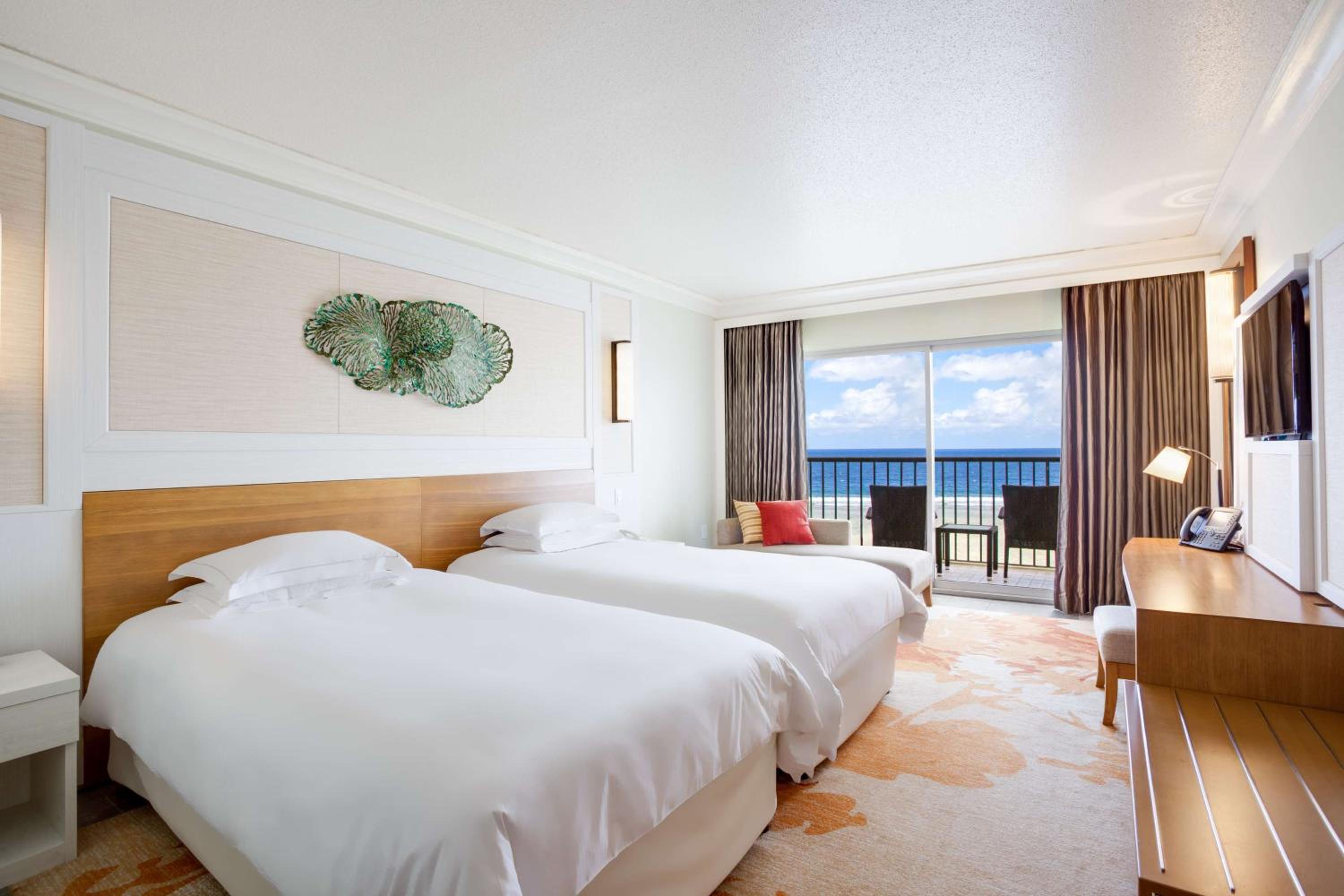 Ocean Twin Room with Lounge Access photo 1