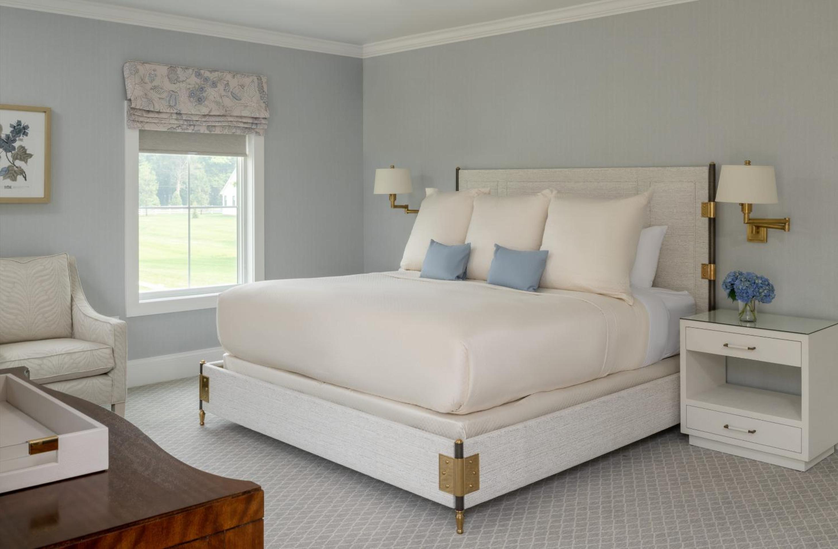 One-Bedroom Suite - Photo 4