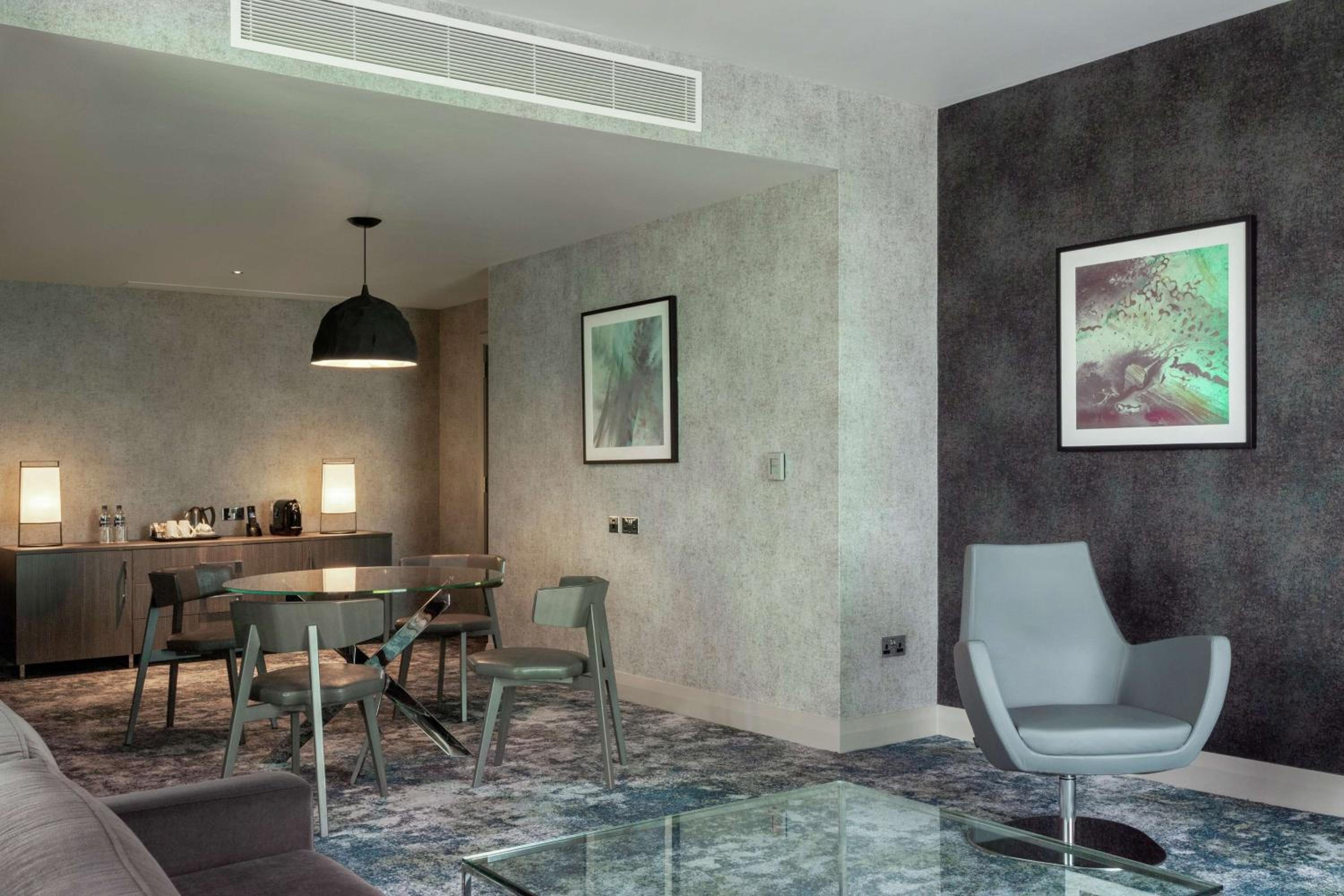 Junior King Suite - Lounge Access - Photo 3