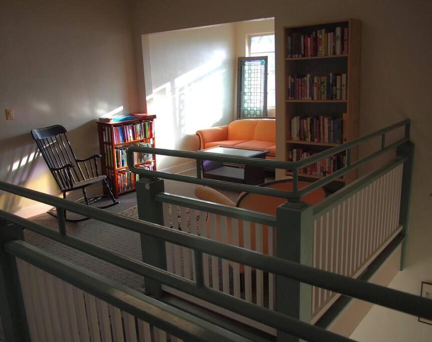 One-Bedroom Apartment photo 3