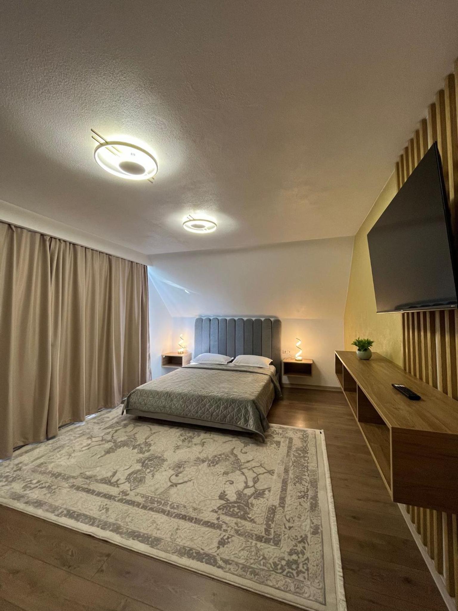 Deluxe Room (2 Adults + 1 Child) photo 1