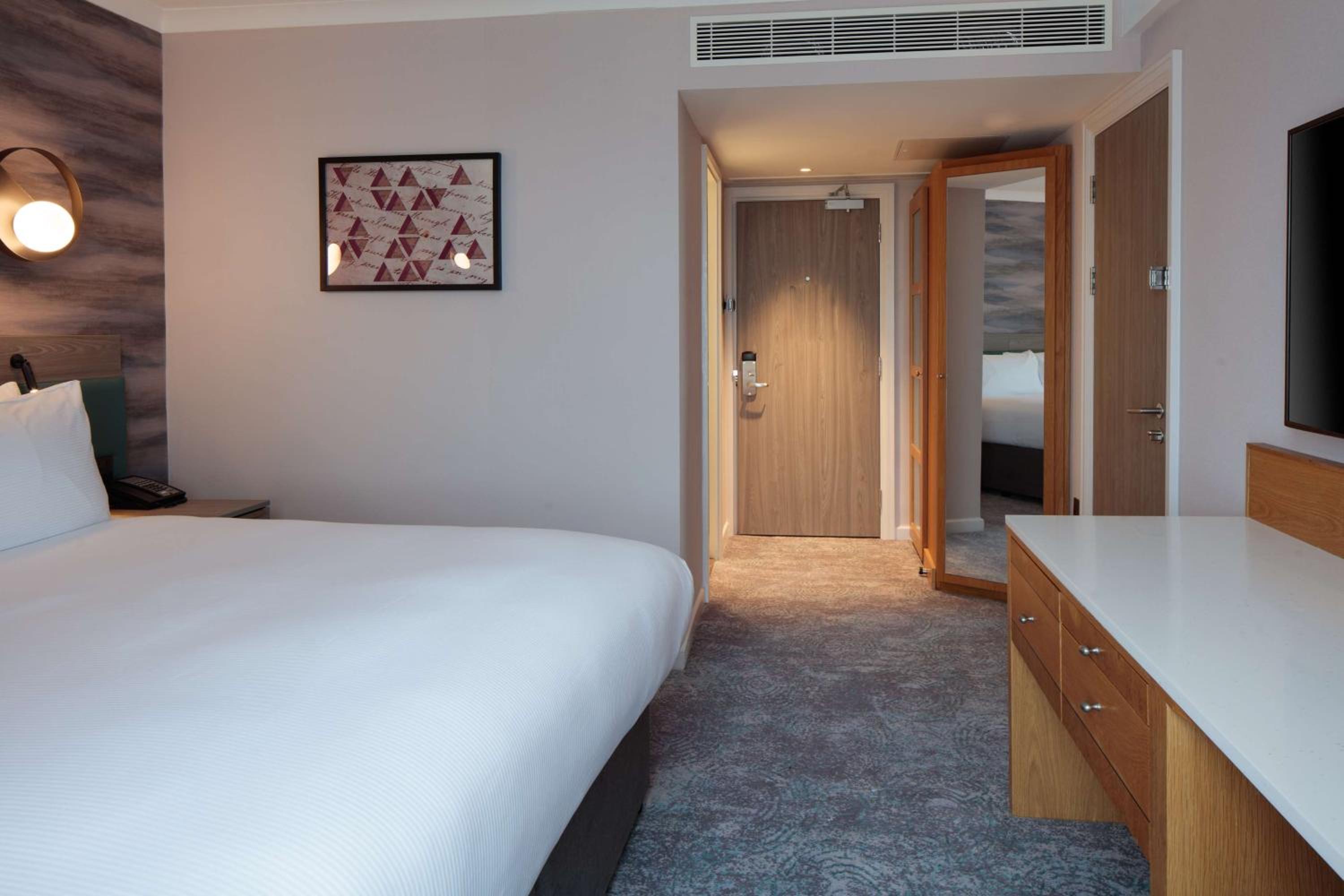Deluxe King Room photo 2