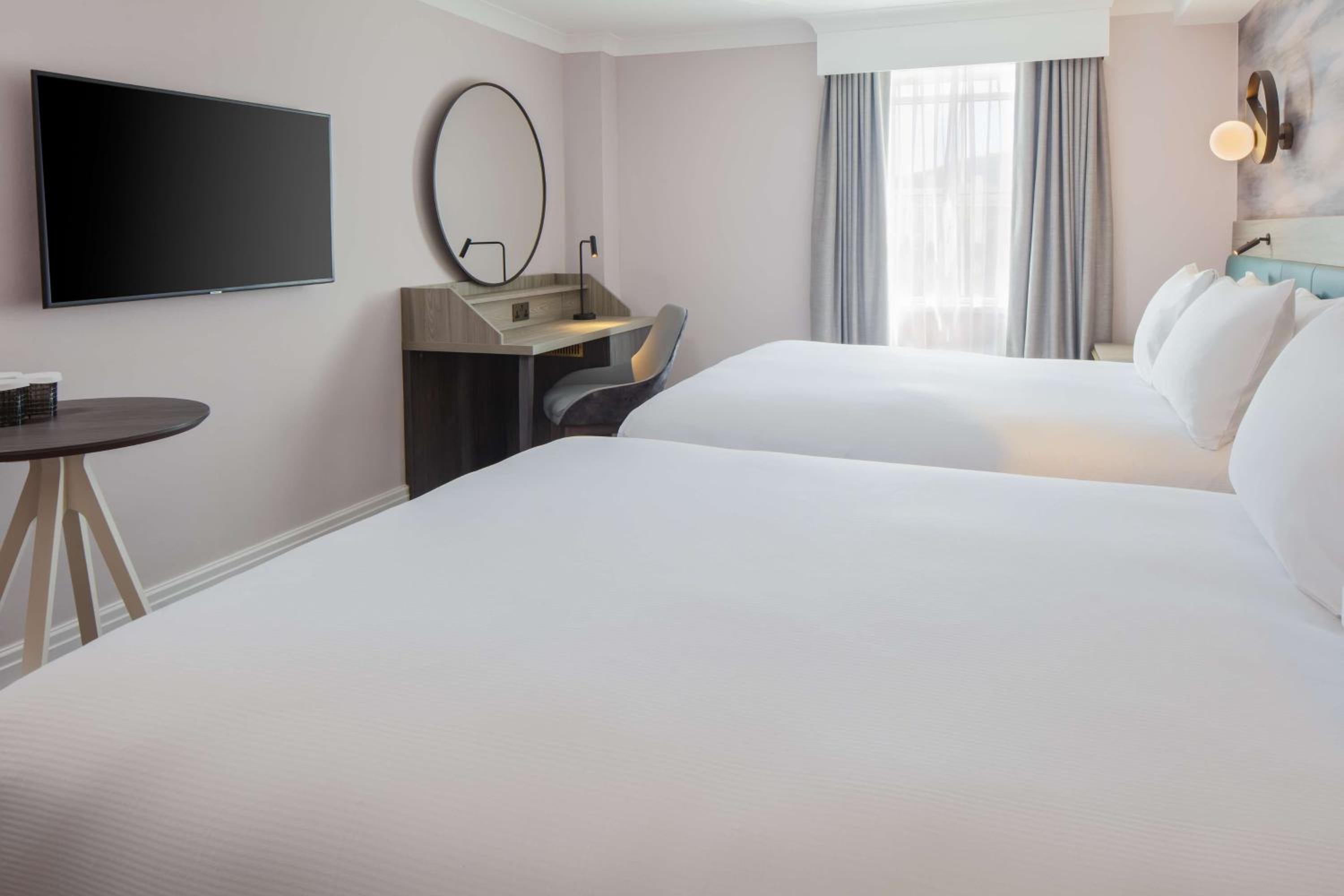 Superior Queen Room with Two Queen Beds - Photo 9