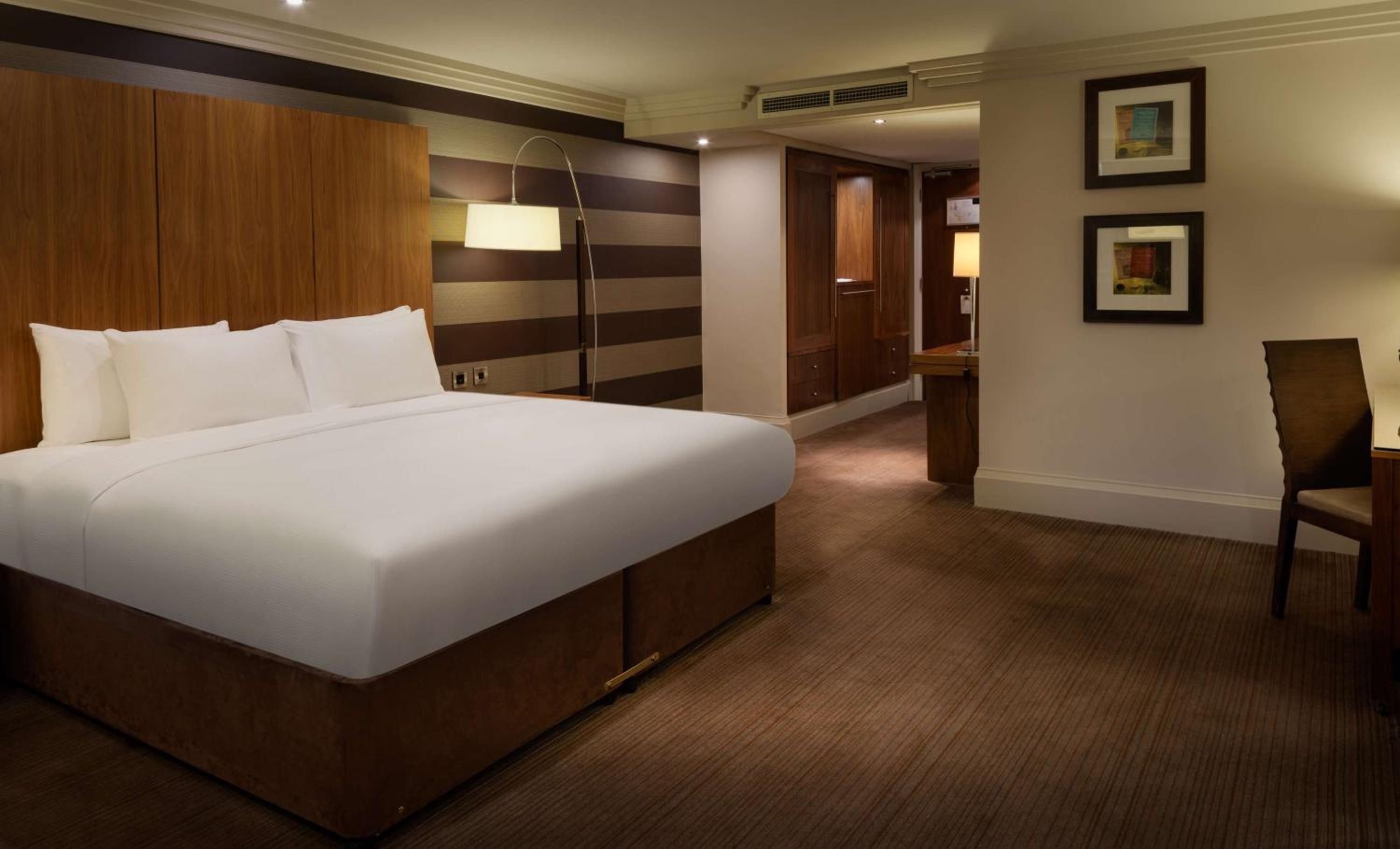 Deluxe Queen Room