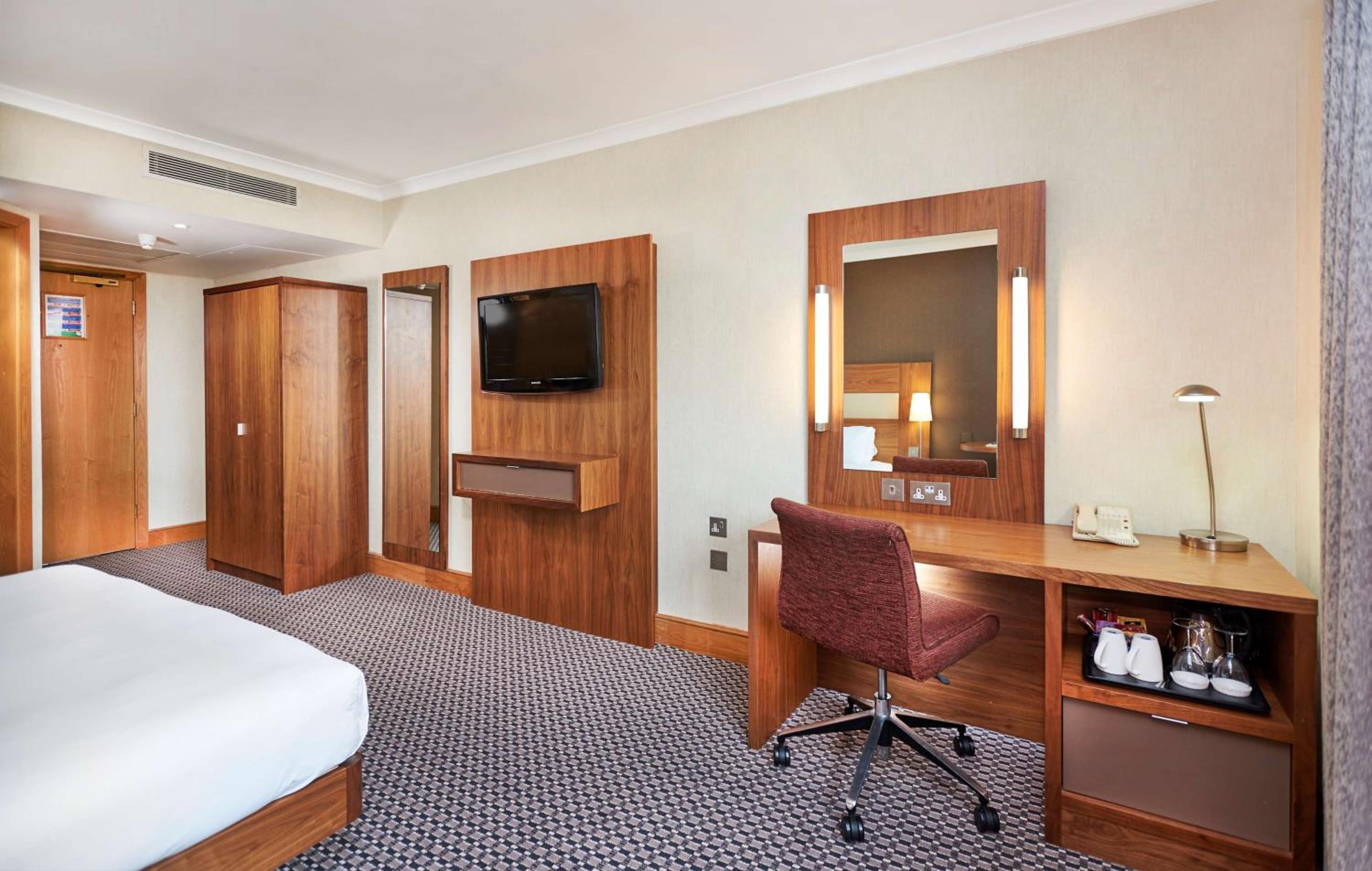King Guest Room - Photo 4