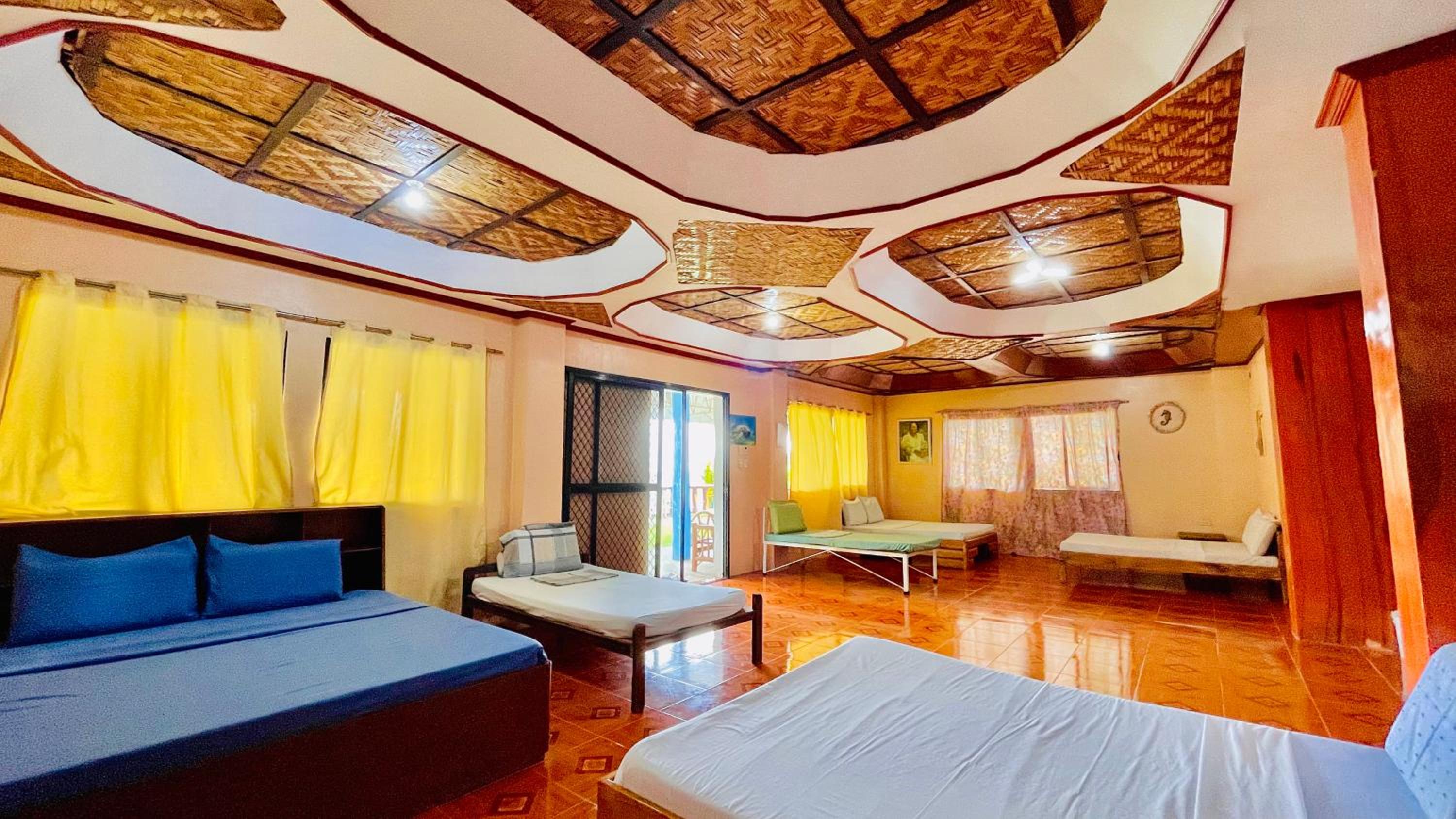 Mixed Dormitory Room