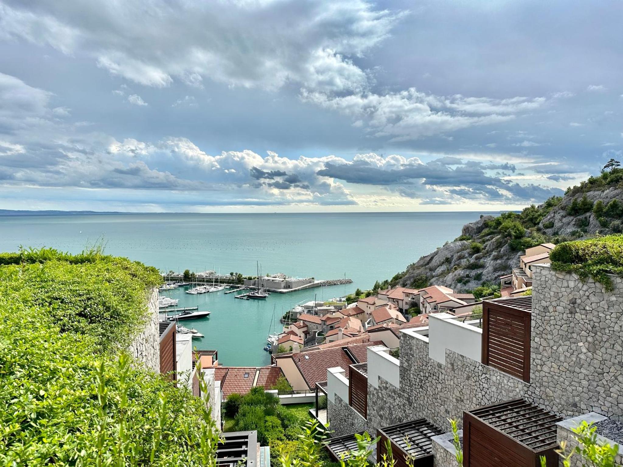 Apartment With Sea View photo 2