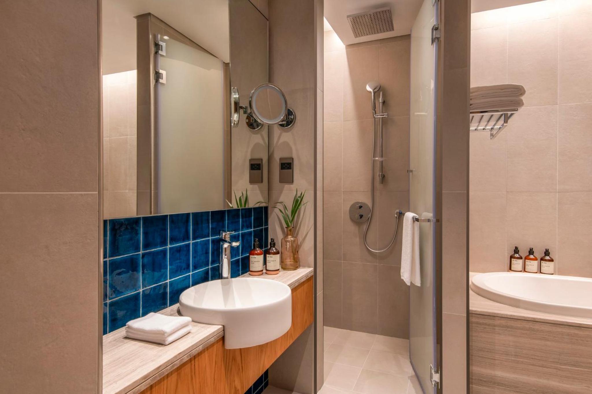 Two-Bedroom Premium Residence - Photo 8