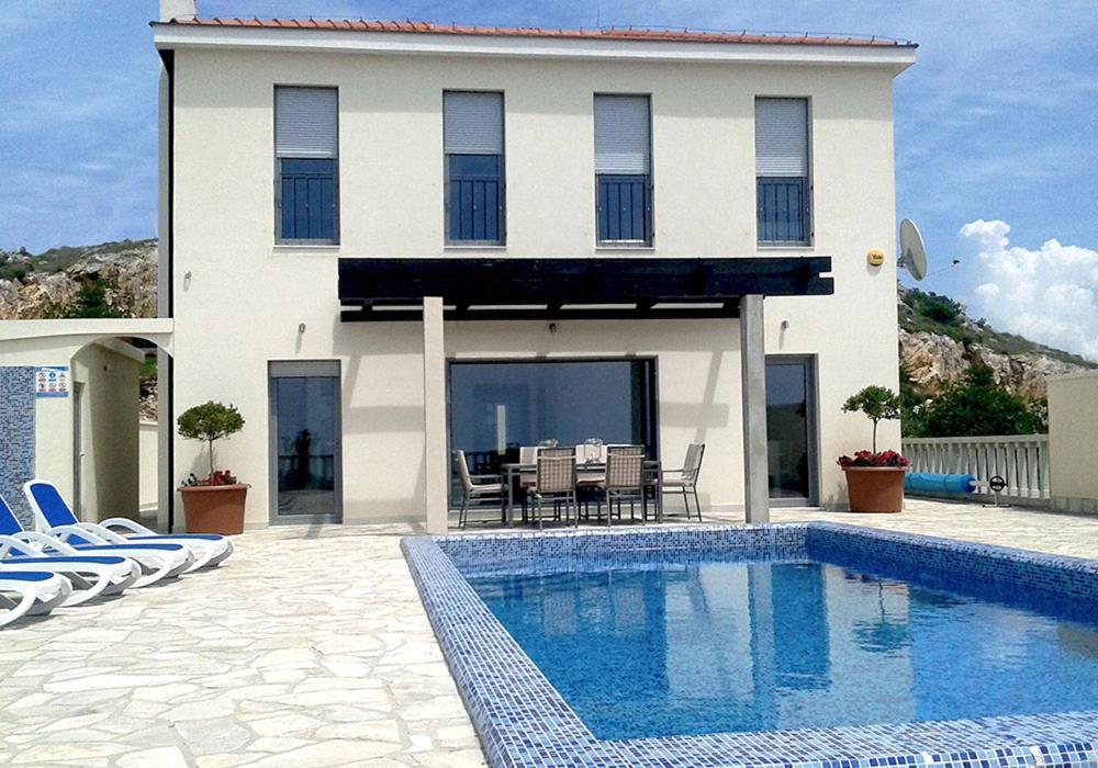 Two-Bedroom Villa photo 2