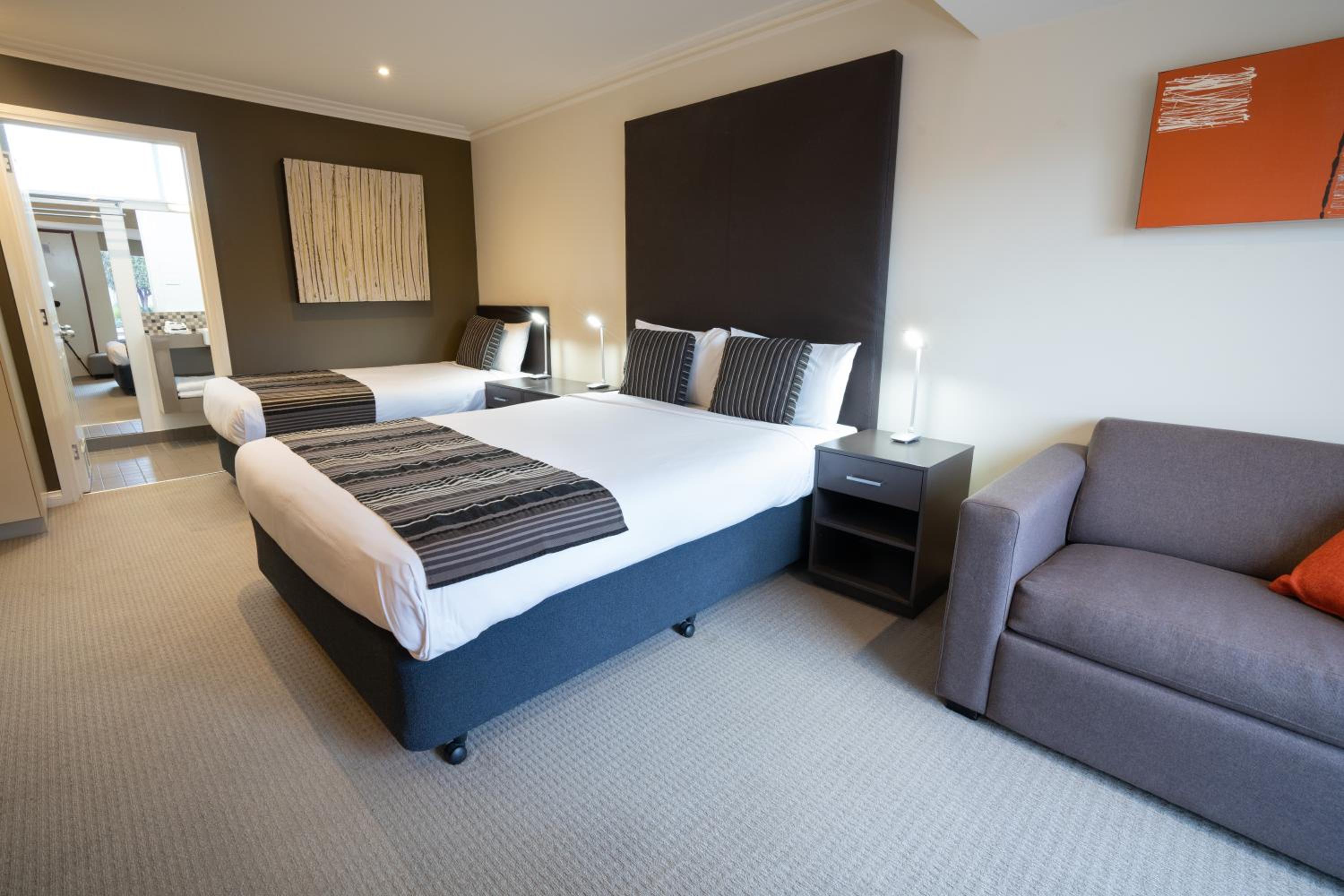 Deluxe Interconnecting Room photo 3