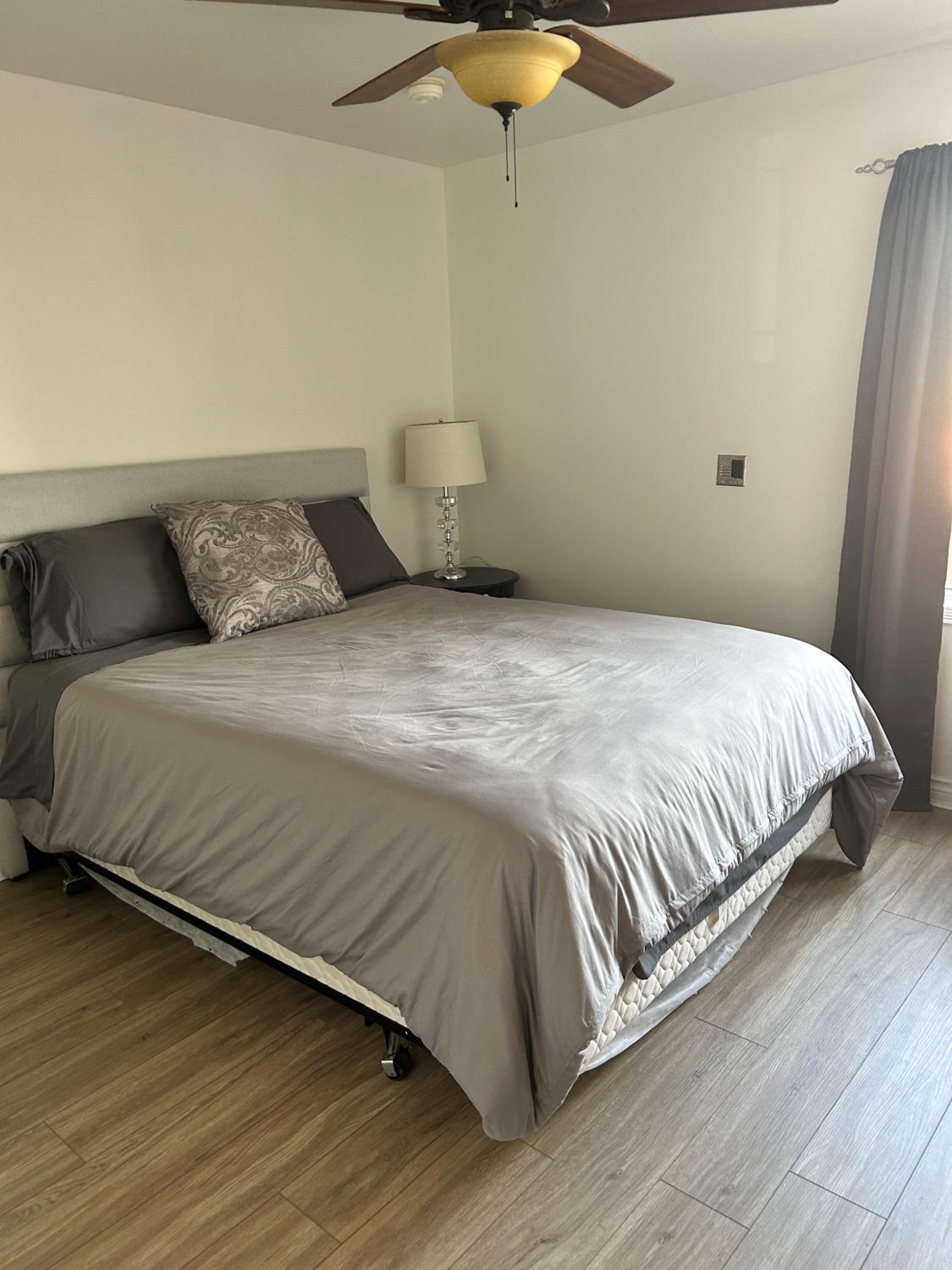 Queen Room photo 1