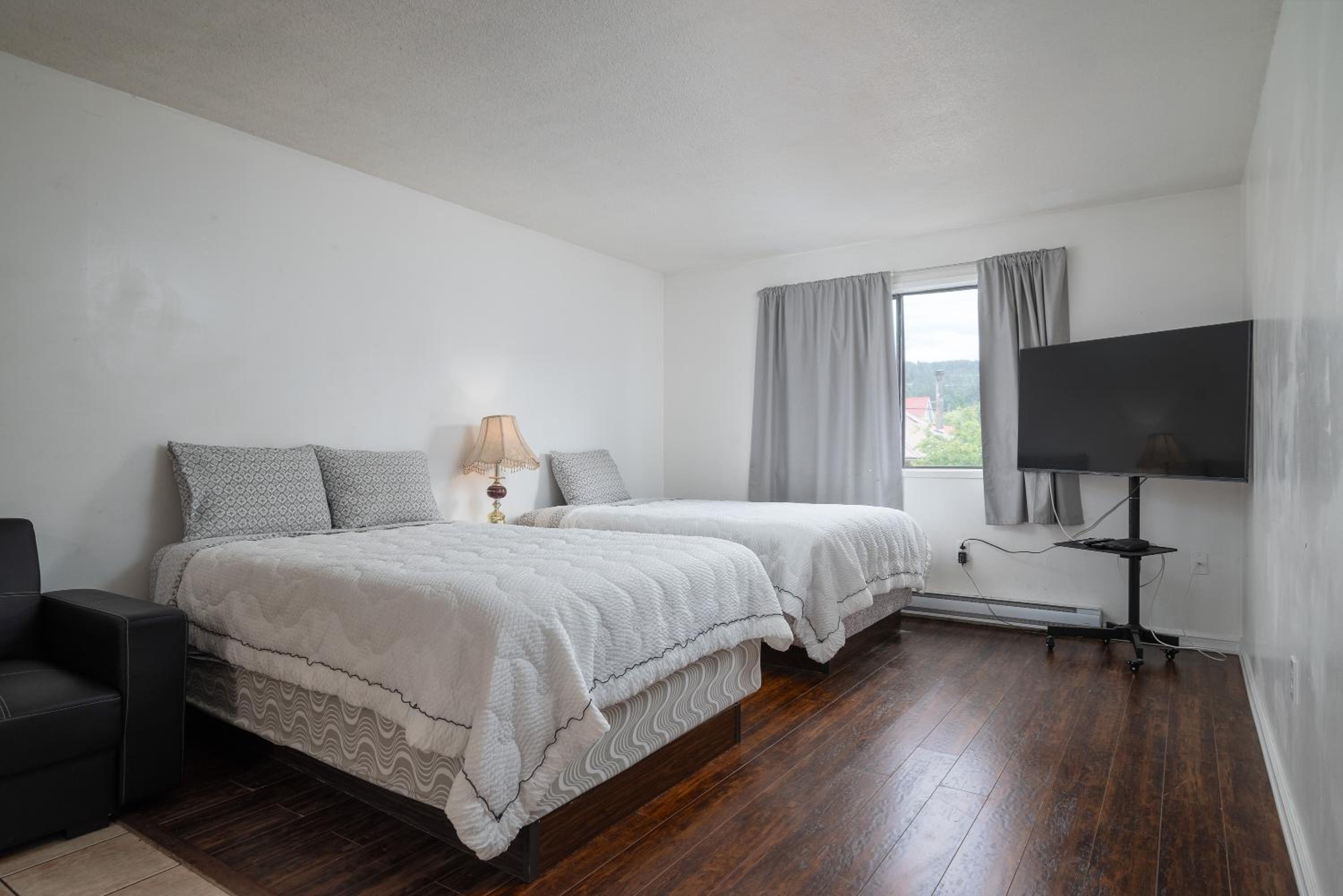 Large Twin Room photo 1