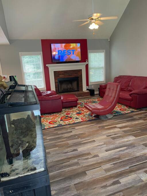 Four-Bedroom House photo 2