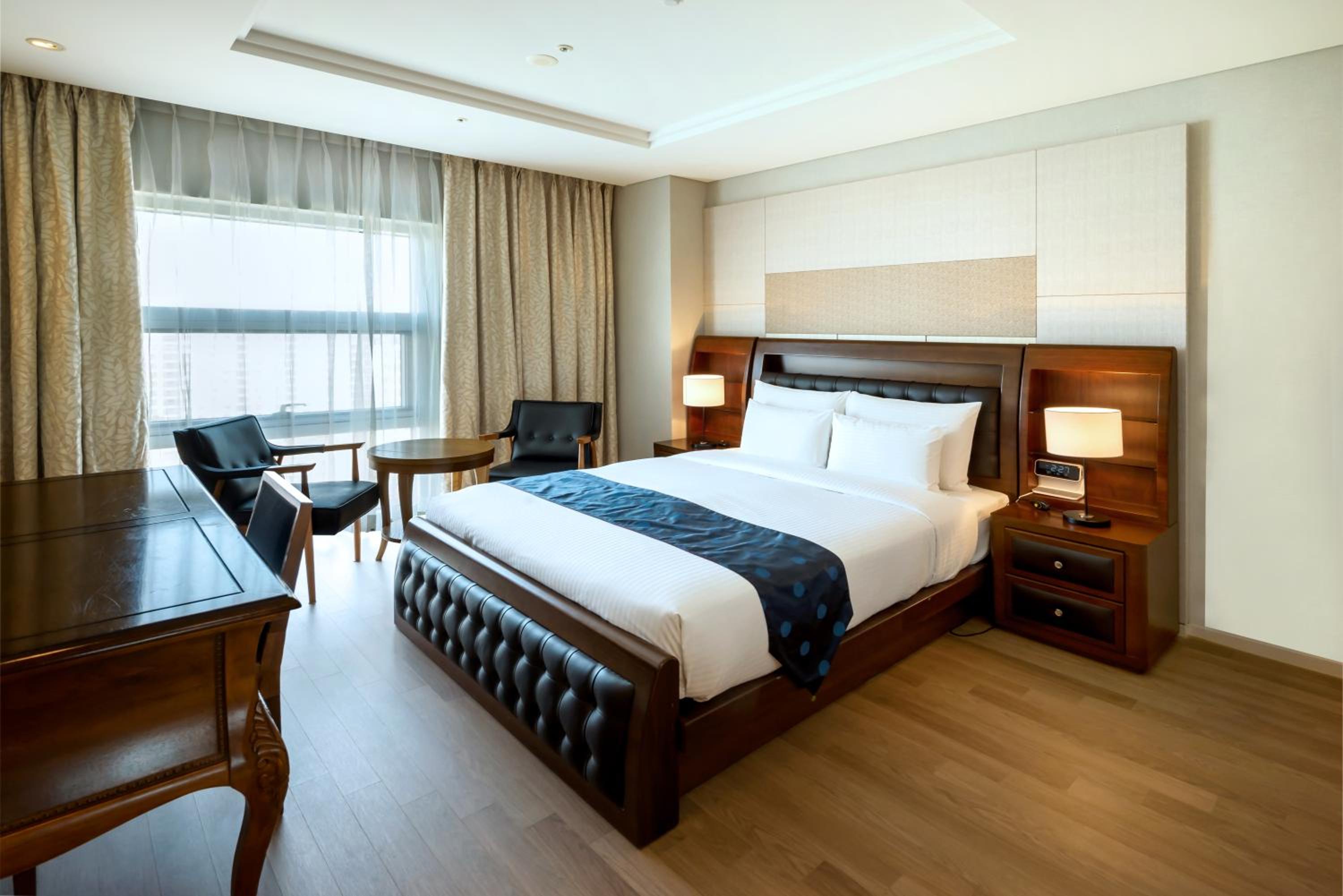 Deluxe Suite - Photo 2