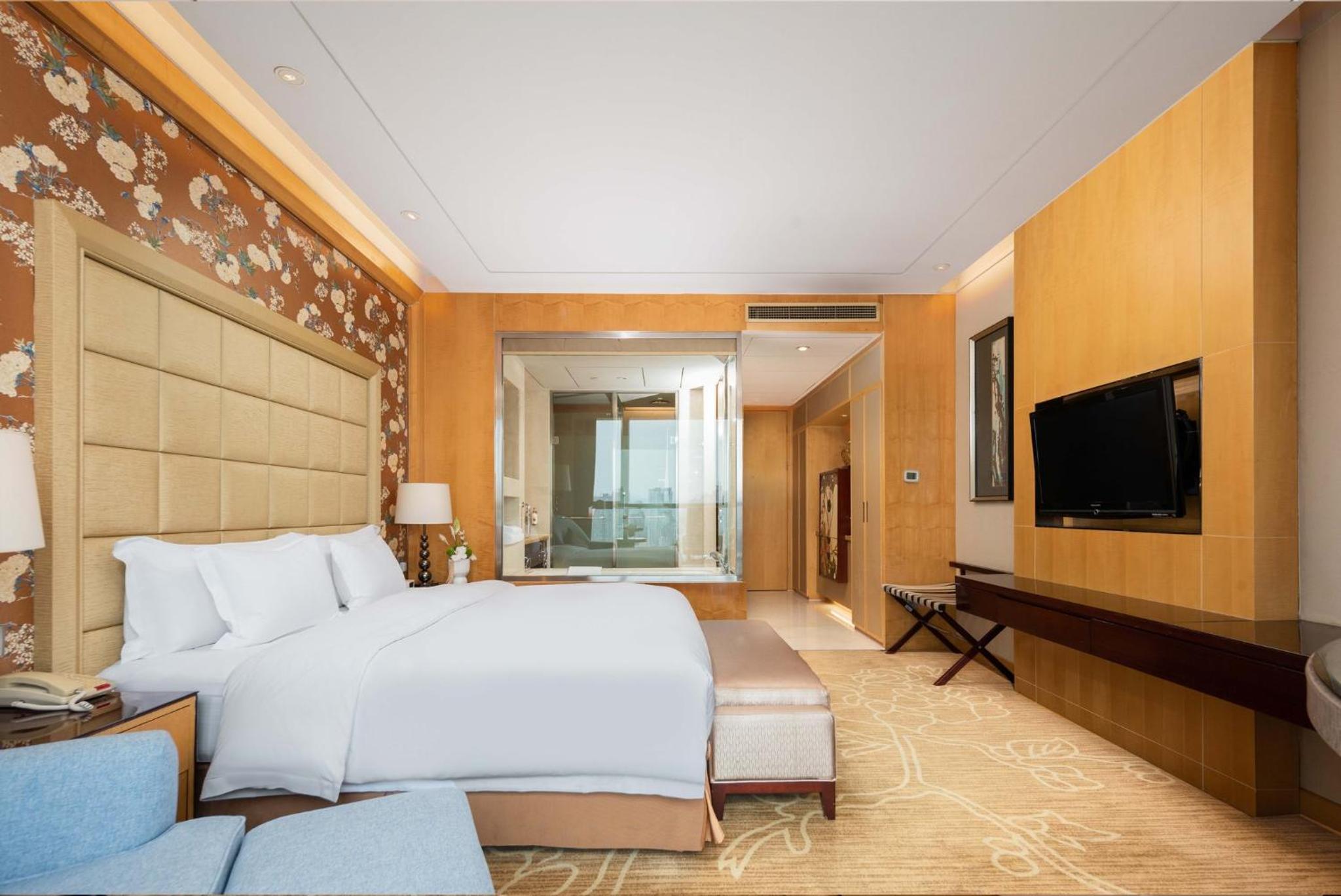 Standard King Room - Photo 4