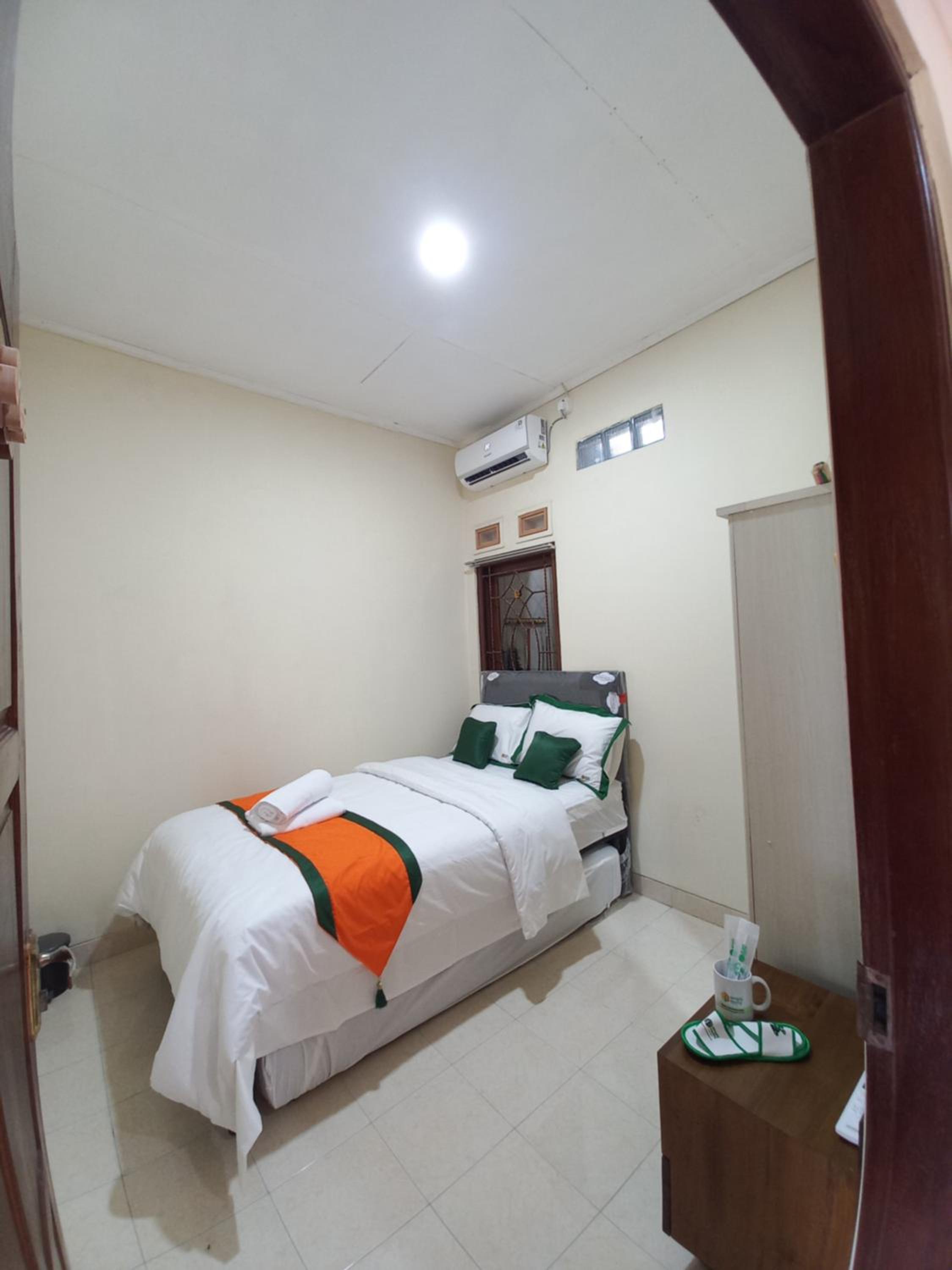 Two-Bedroom House - Photo 16