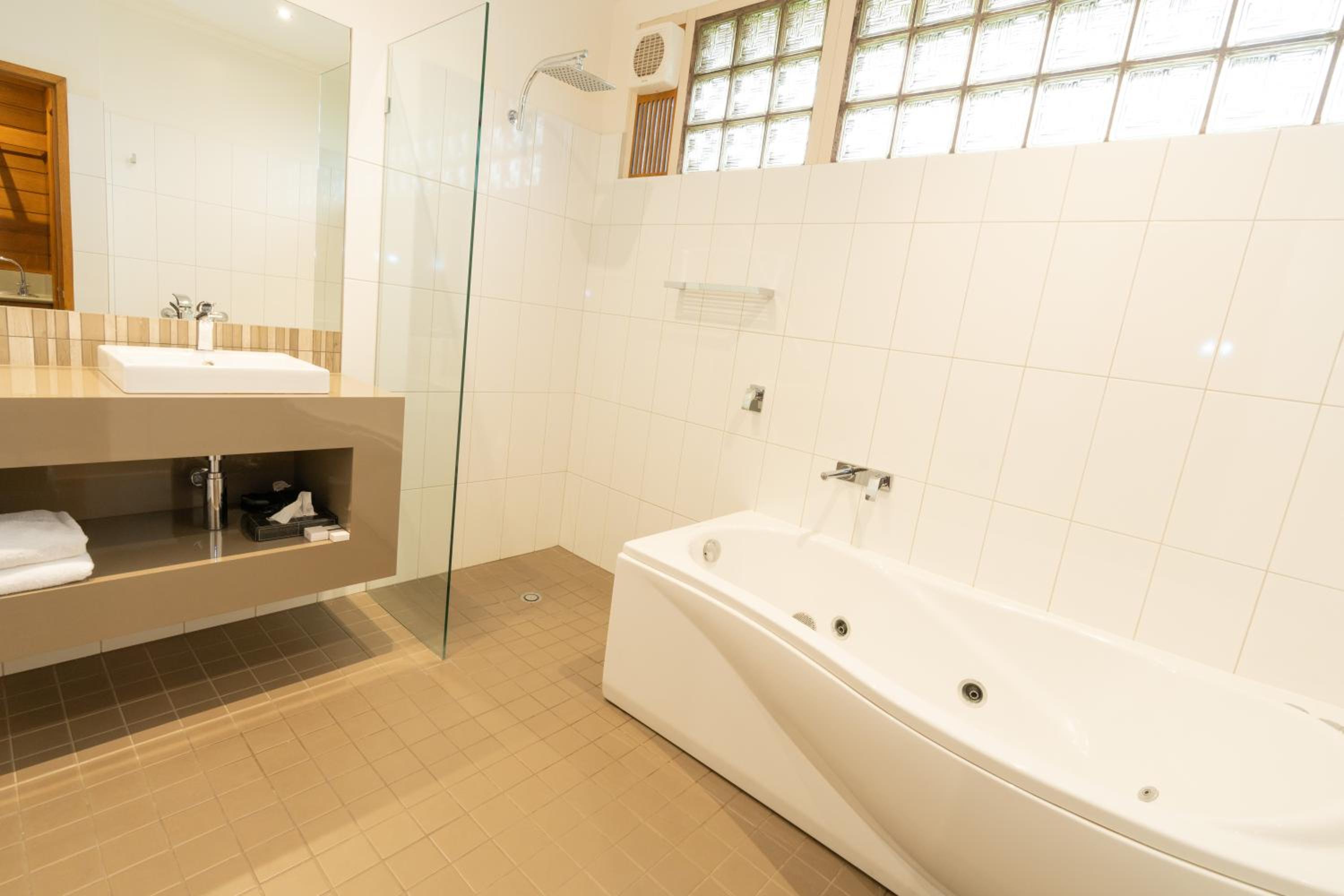 Executive Double Room with Spa Bath photo 2
