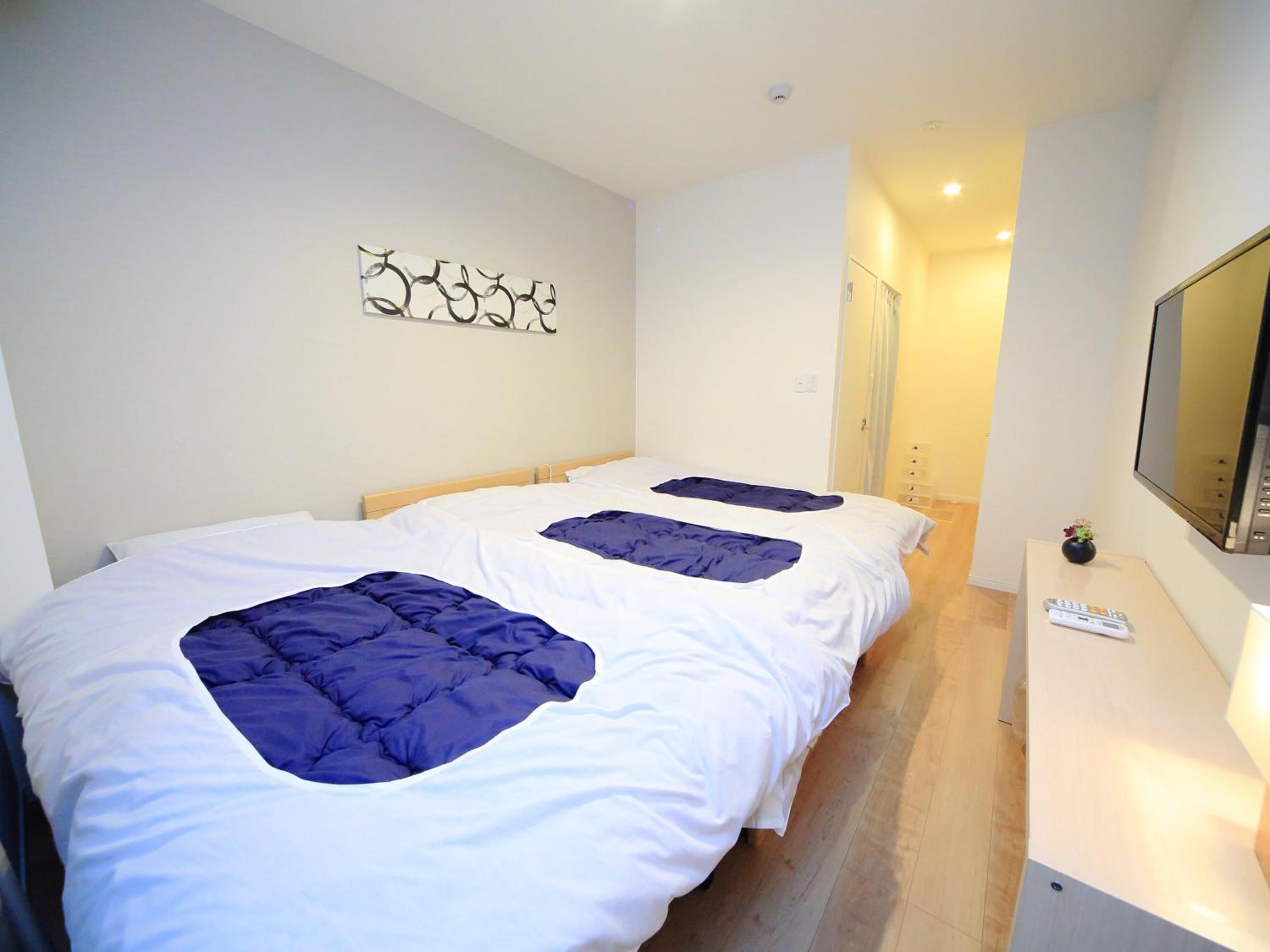 Twin Room with Bathroom