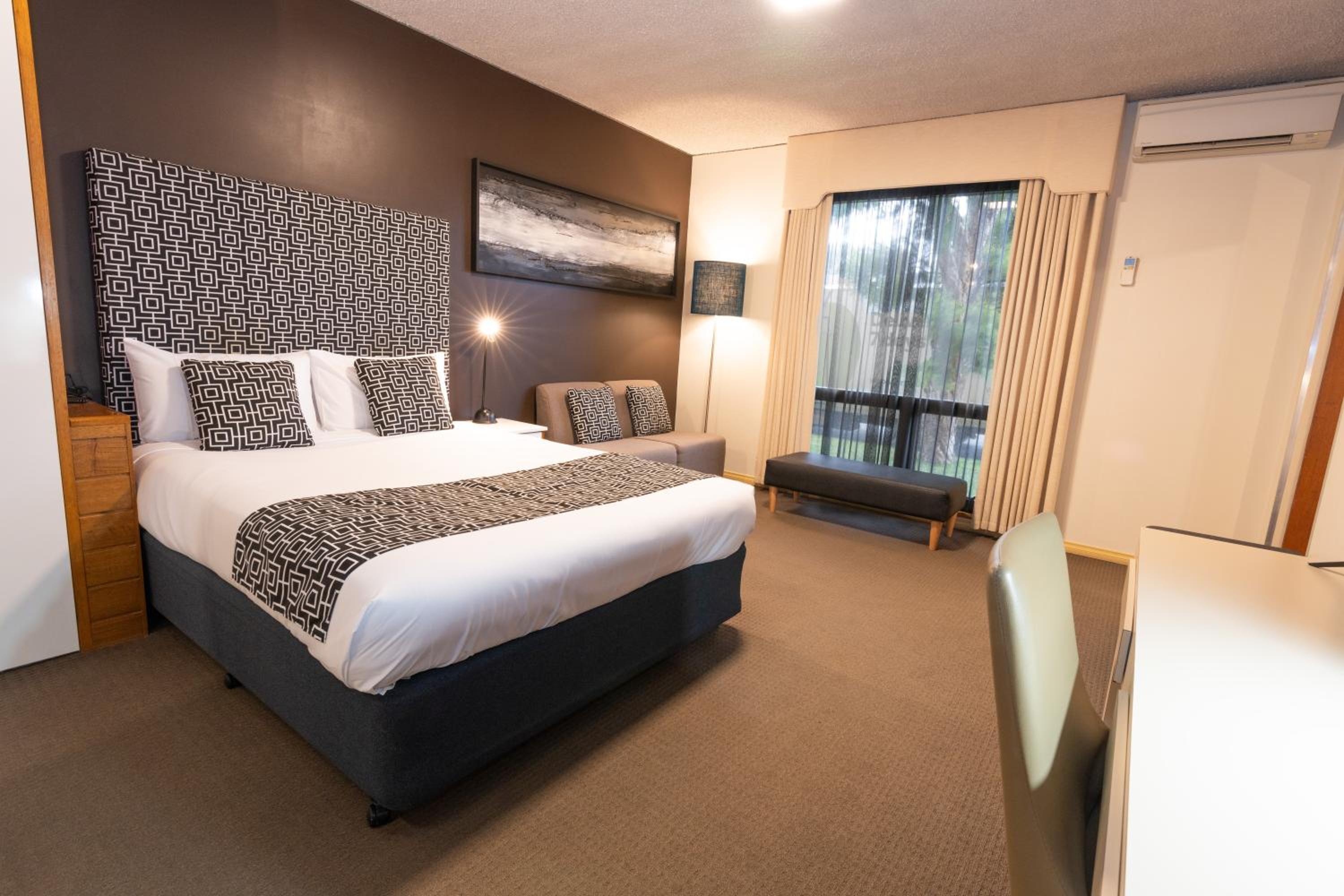 Two-Bedroom Suite photo 3