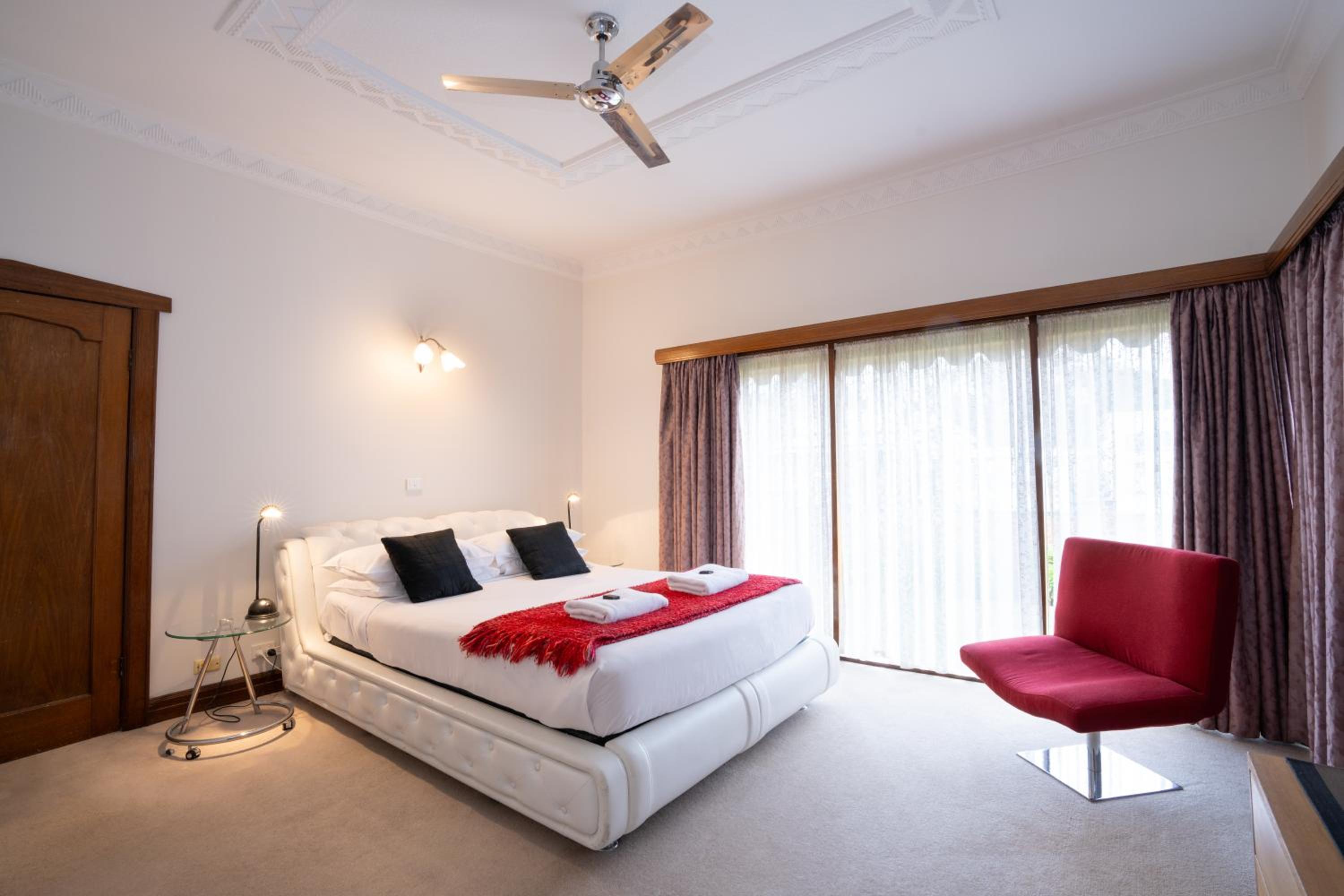 Three-Bedroom House - Annex photo 1
