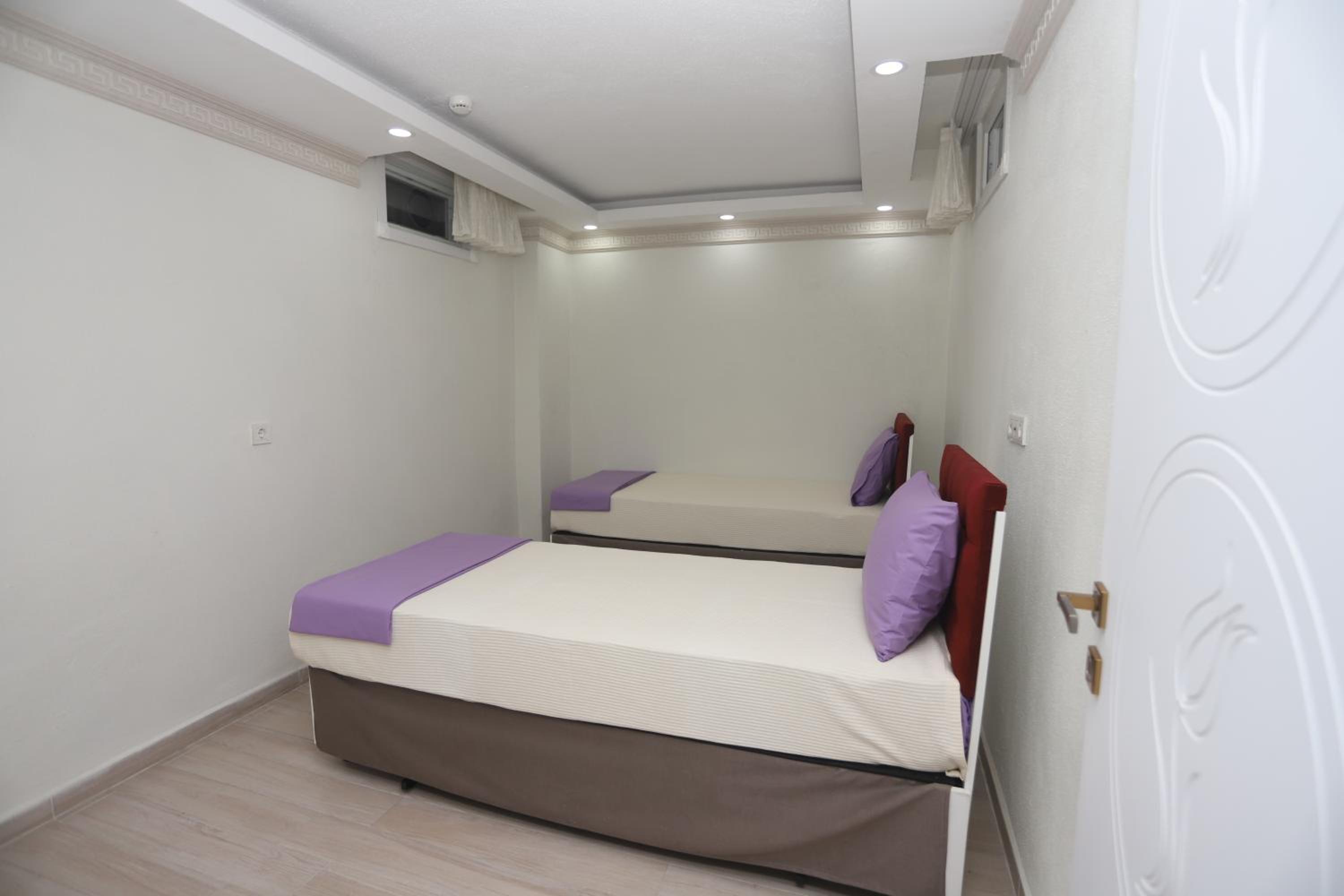 Mixed Dormitory Room photo 2