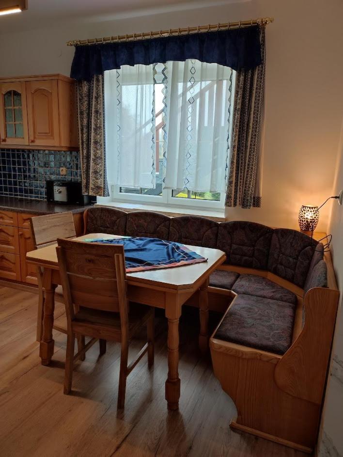 Three-Bedroom Apartment with Balcony photo 2