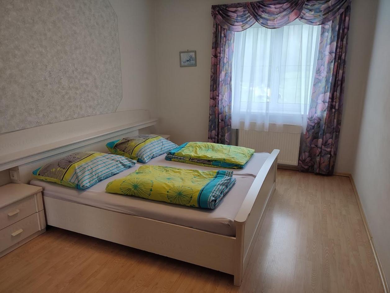 Three-Bedroom Apartment with Balcony photo 3