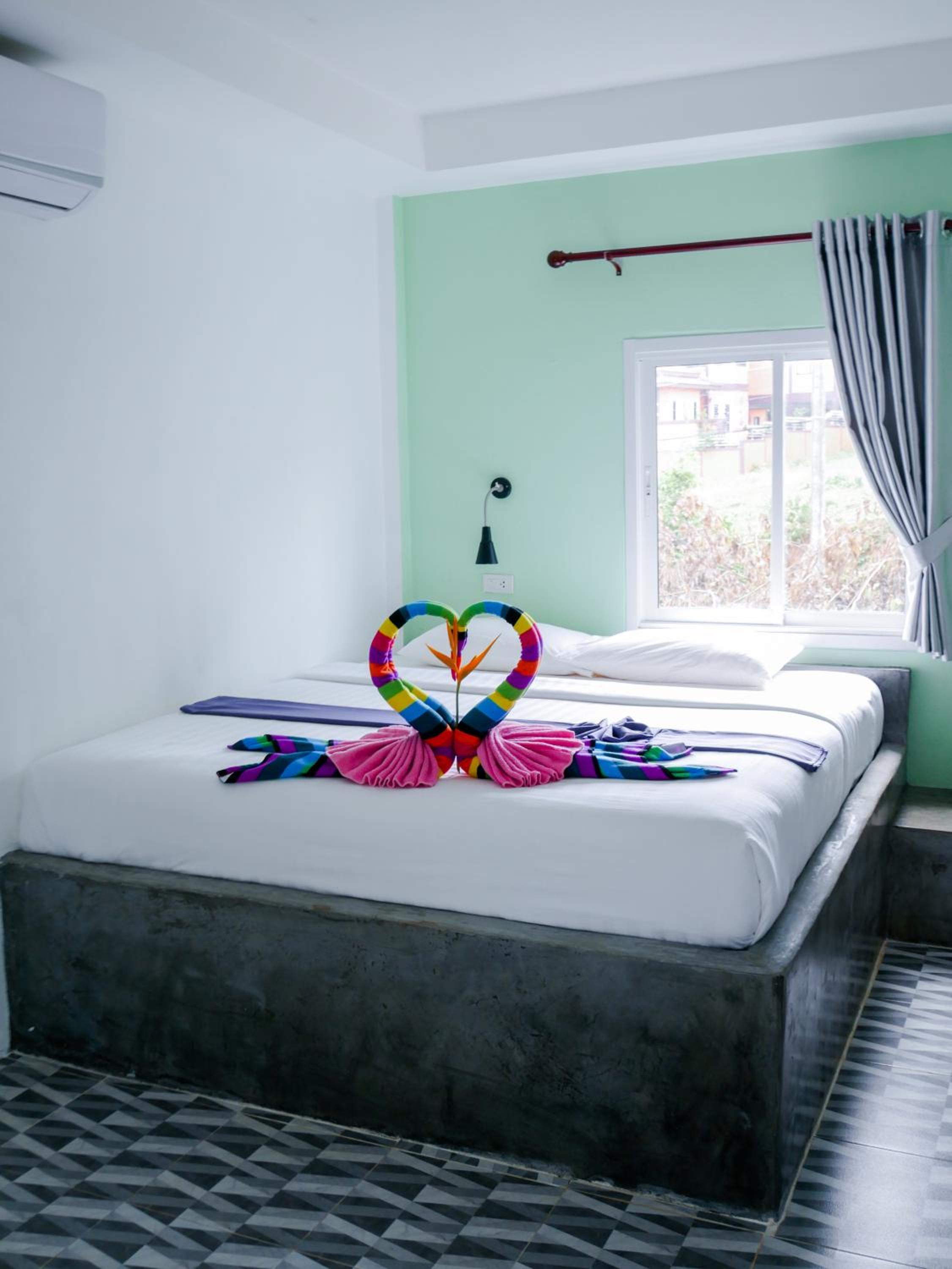 One-Bedroom Bungalow - Photo 7