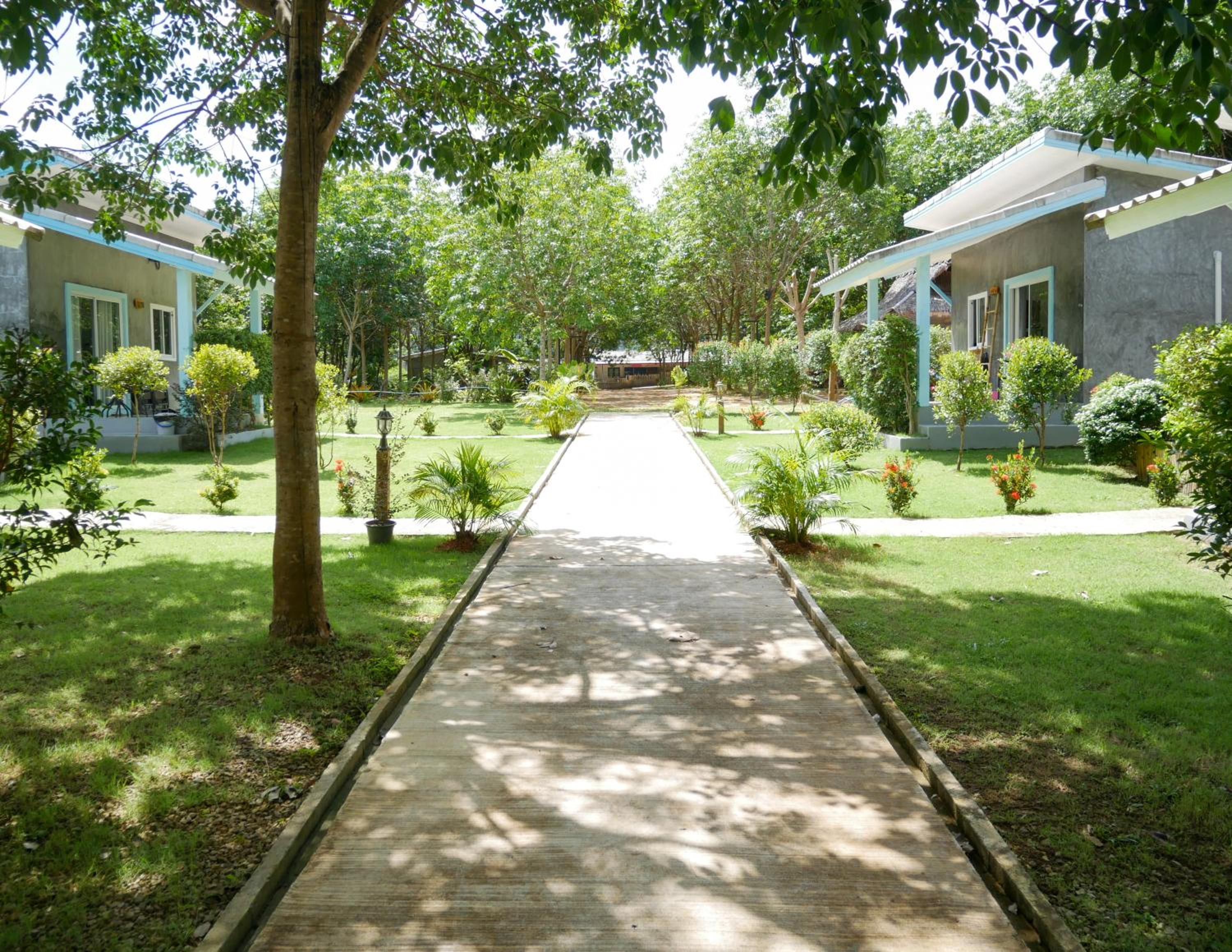 One-Bedroom Bungalow - Photo 4