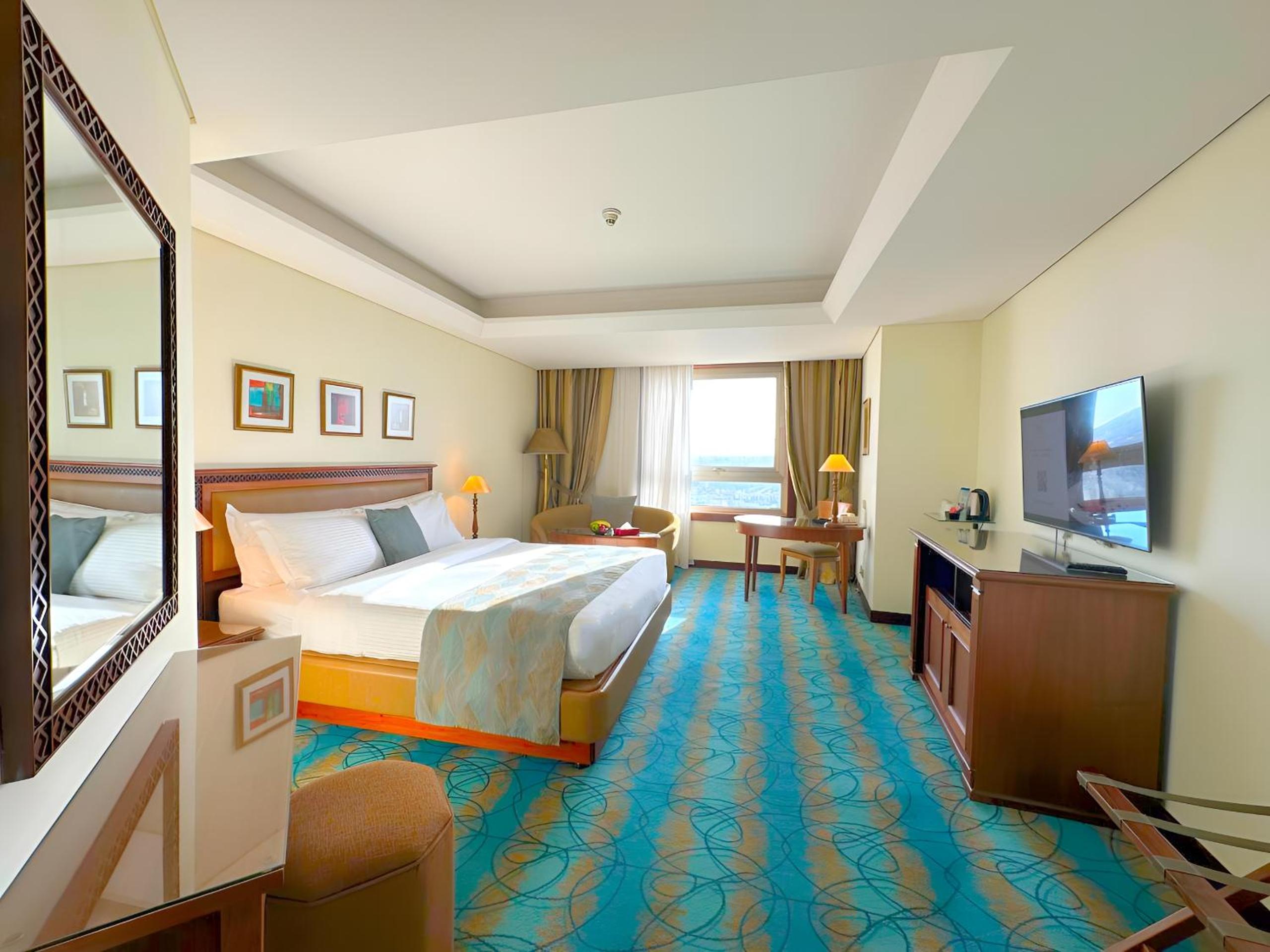 Deluxe Room King Size - Photo 8