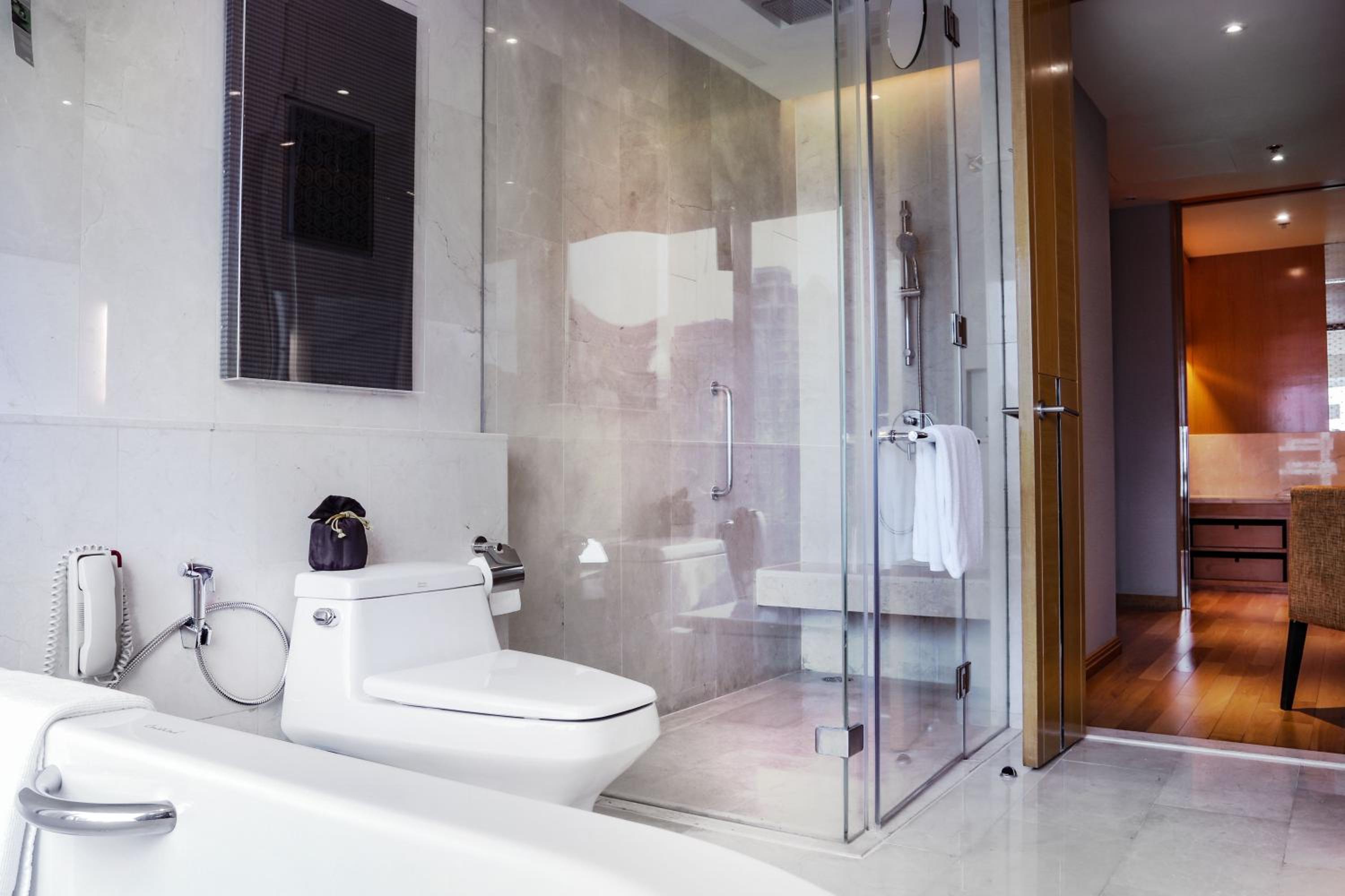 Renaissance Suite (A complimentary 1-hour EV Tuk-Tuk ride)
