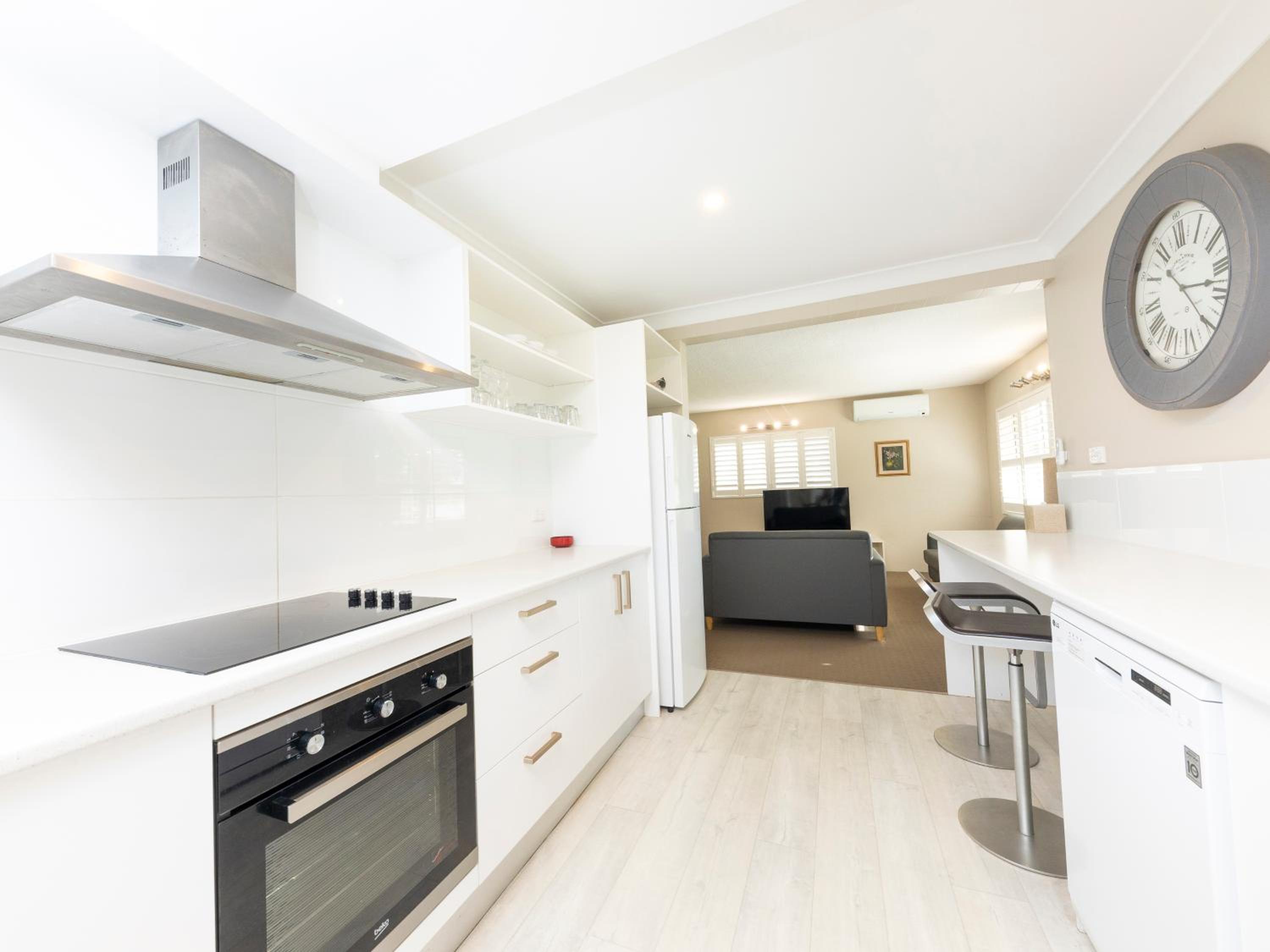 2 Bedroom Lakeview Villa photo 3