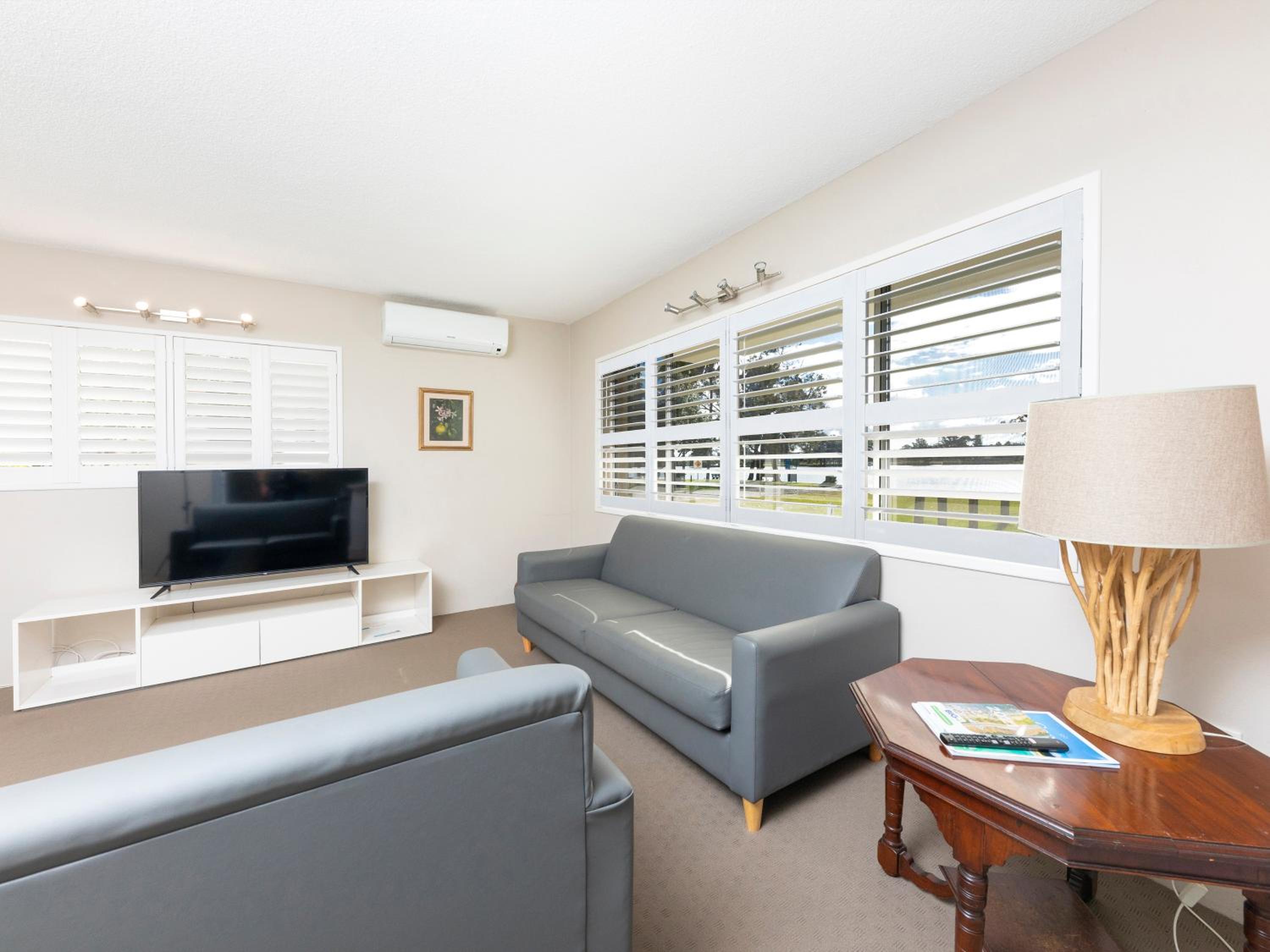 2 Bedroom Lakeview Villa photo 1