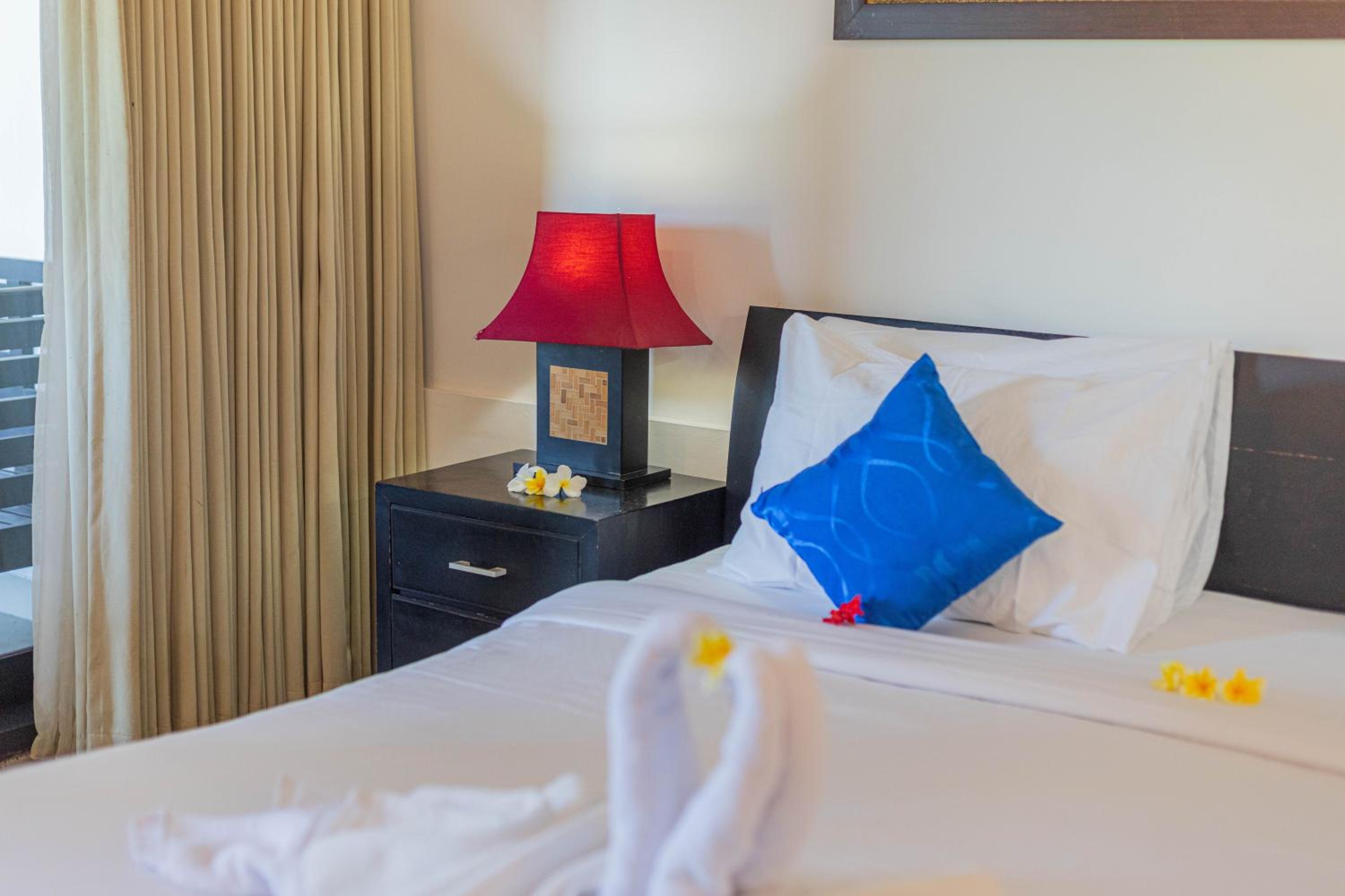 Double or Twin Room with View - Photo 1