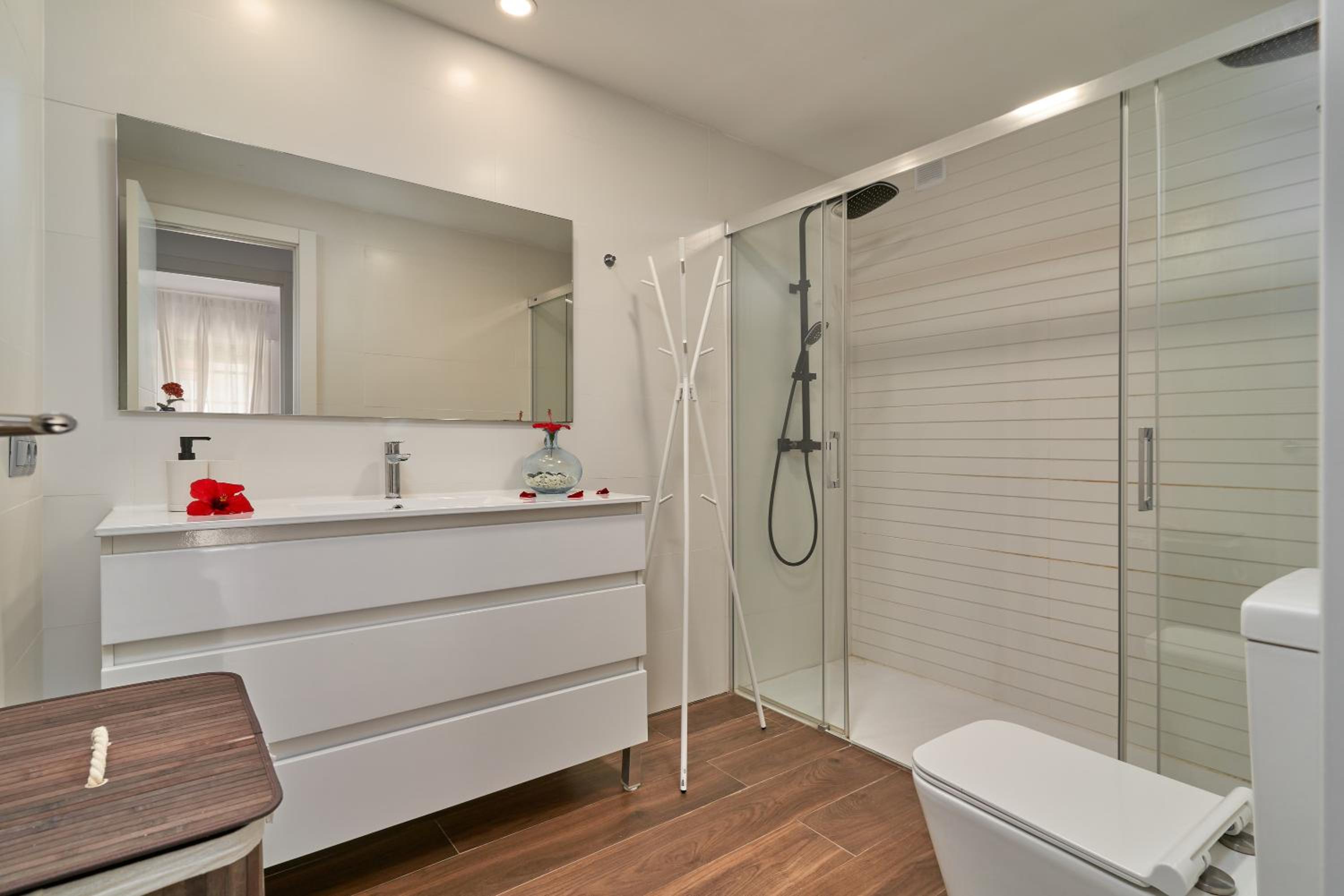 Two-Bedroom Deluxe Apartment with Ocean View photo 2