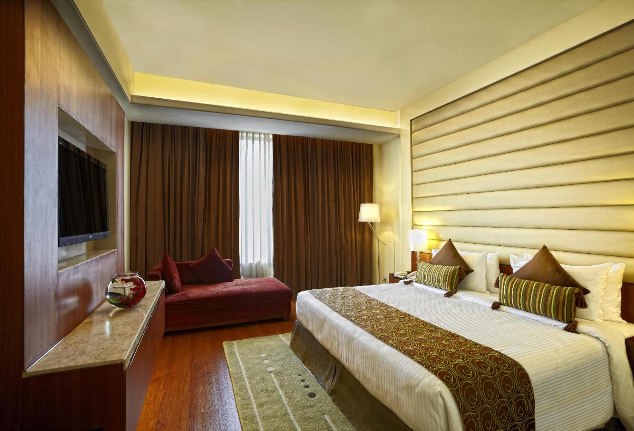 Metropolis Executive Suite