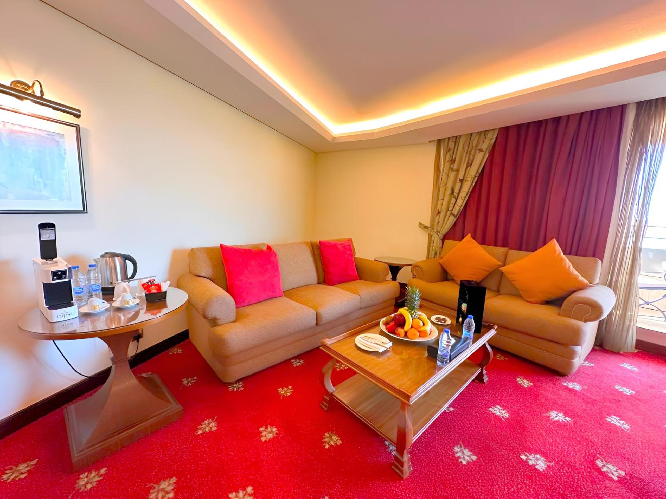 Business Suite photo 2