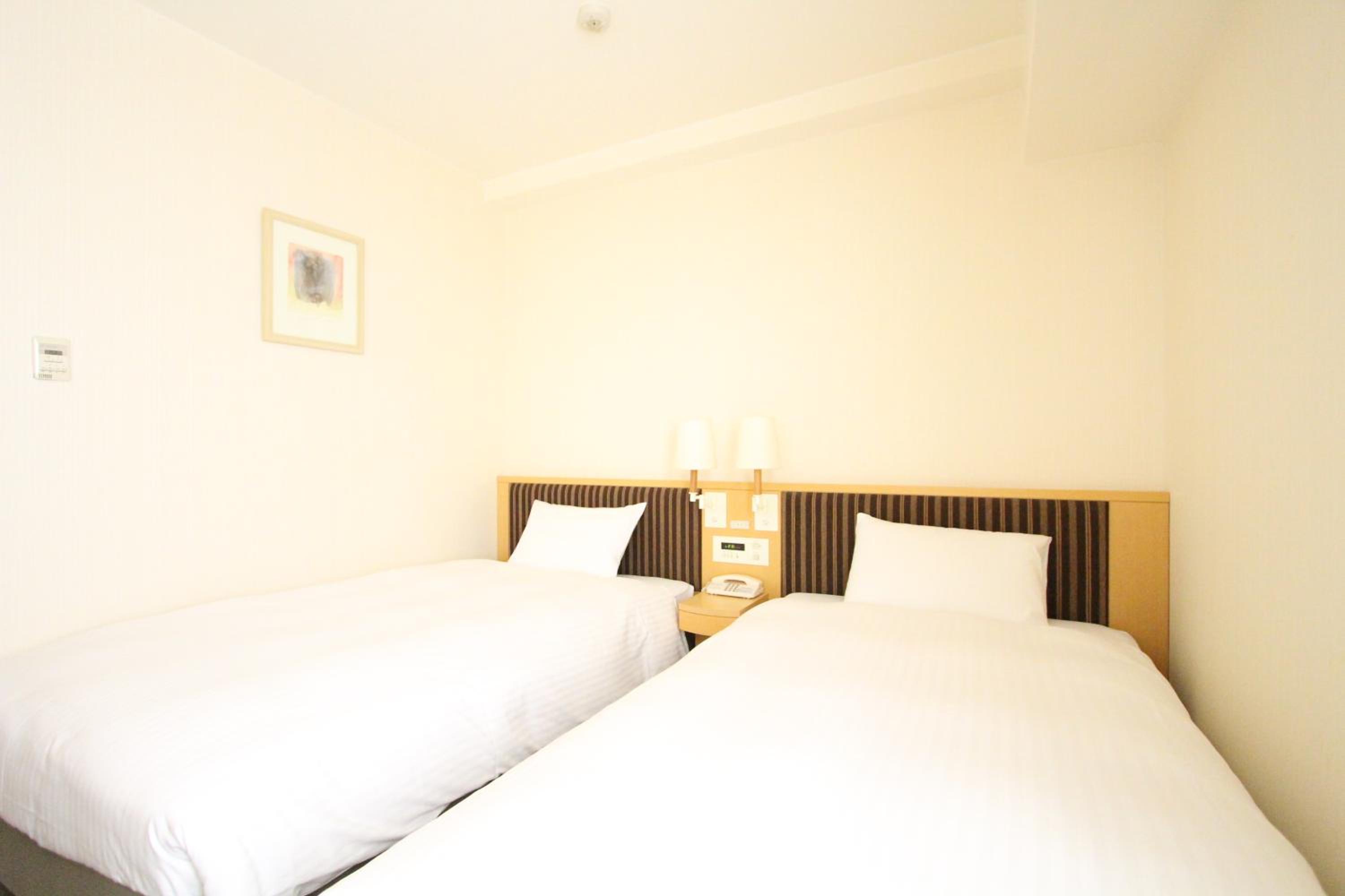 Moderate Twin Room - Non-Smoking - Photo 3