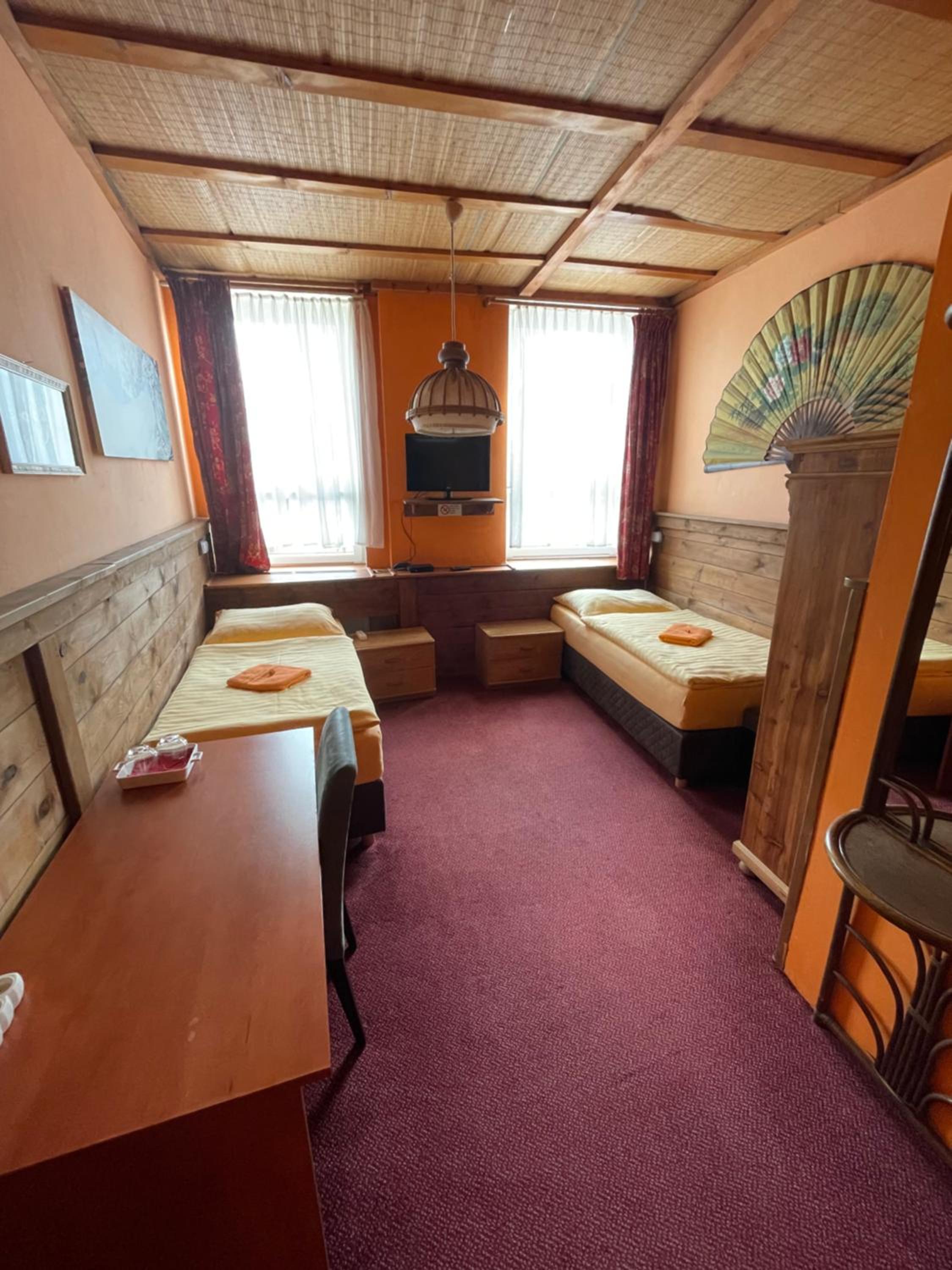 Twin Room with Private Bathroom photo 1