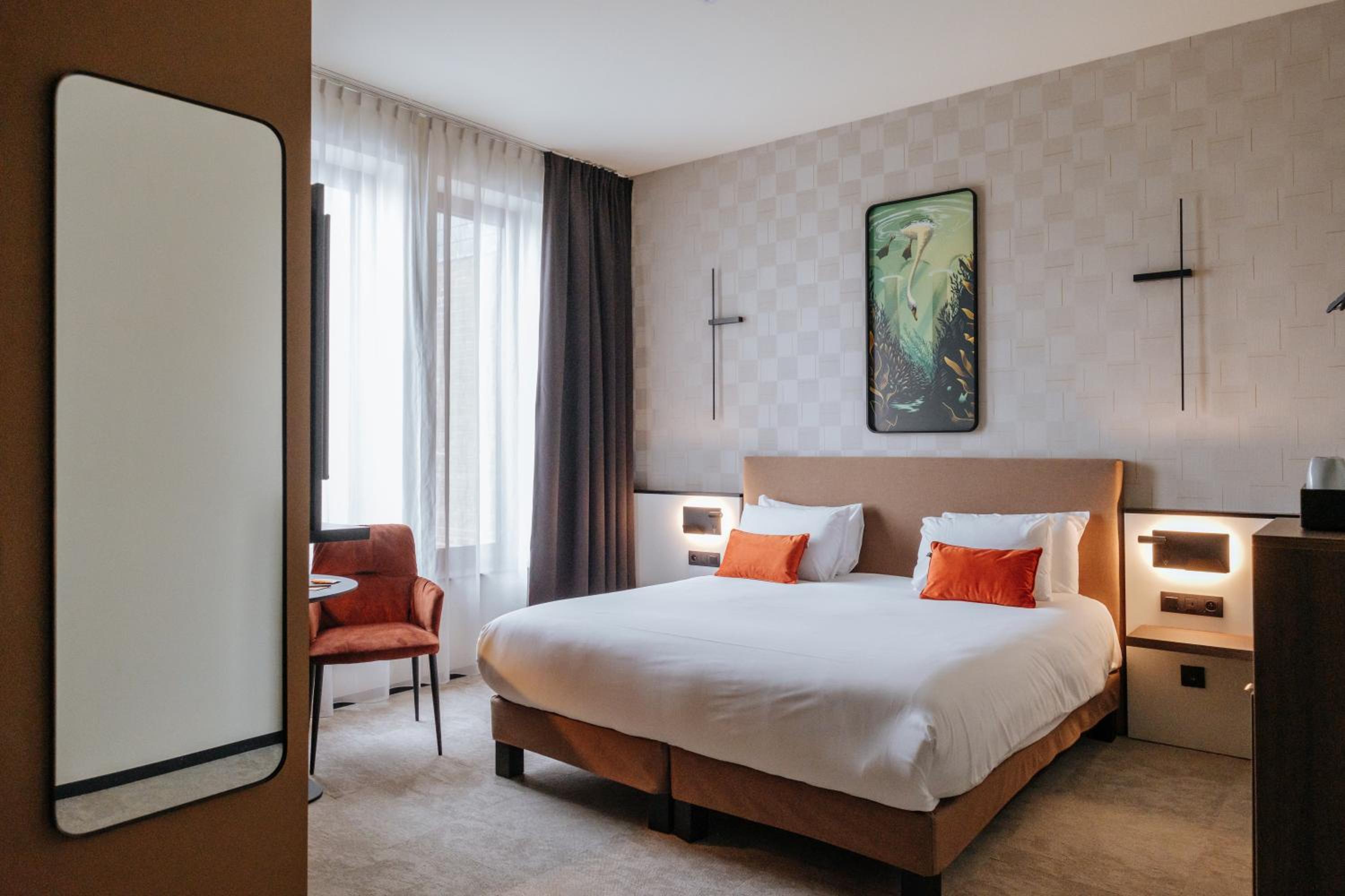Classic King Room with River View - Photo 2