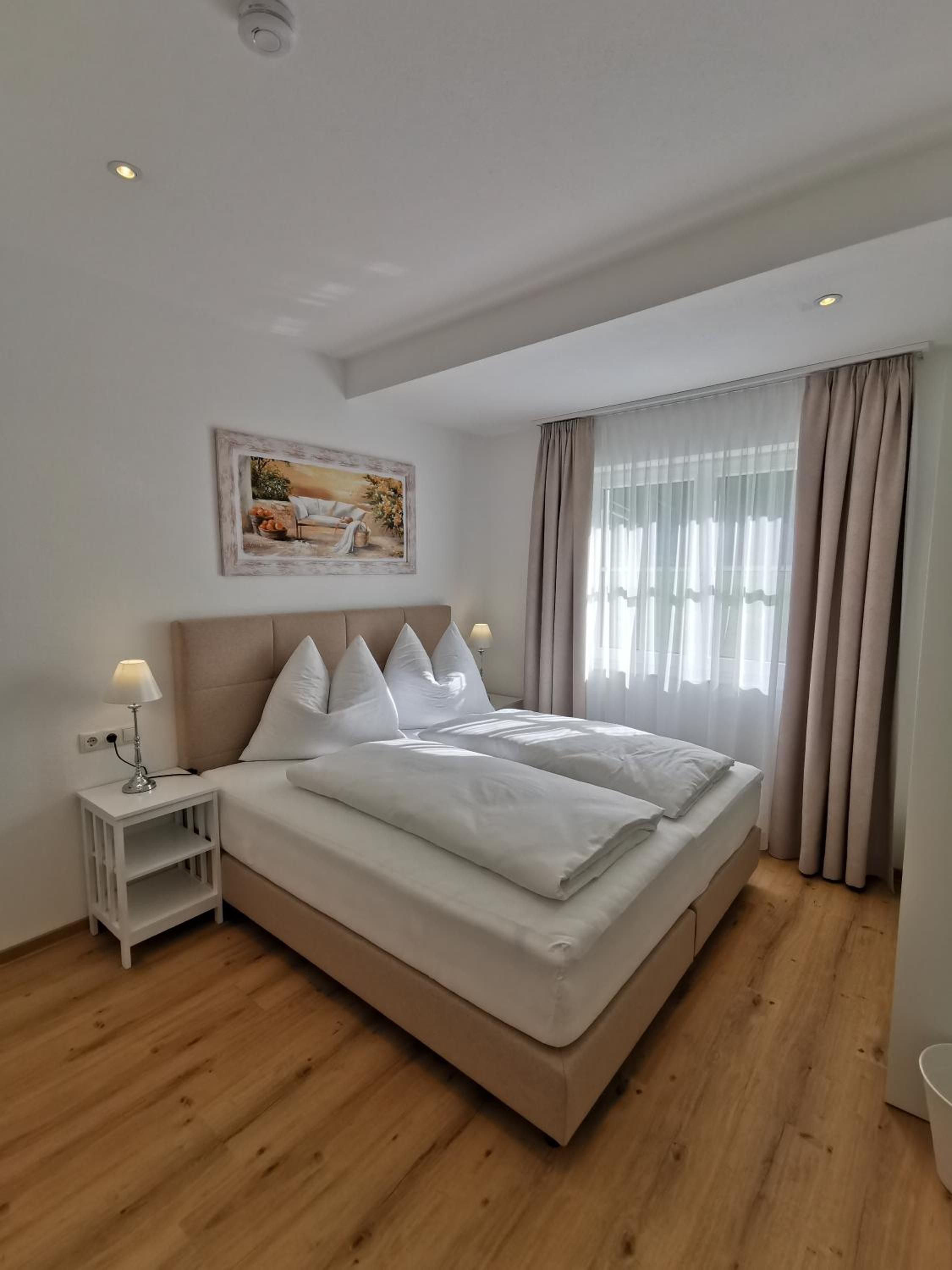 One-Bedroom Apartment with Balcony photo 2