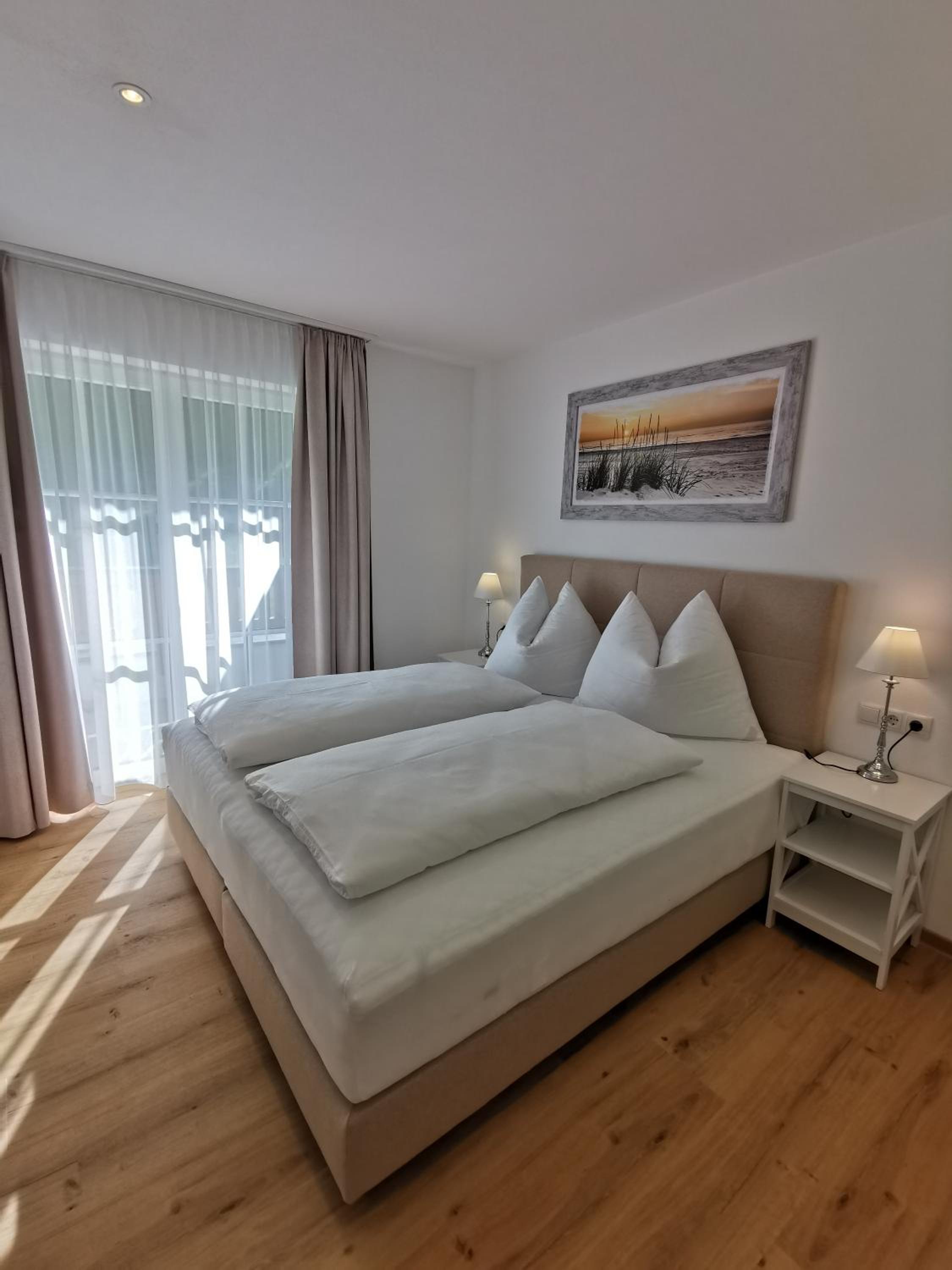 Two-Bedroom Apartment with Balcony photo 3