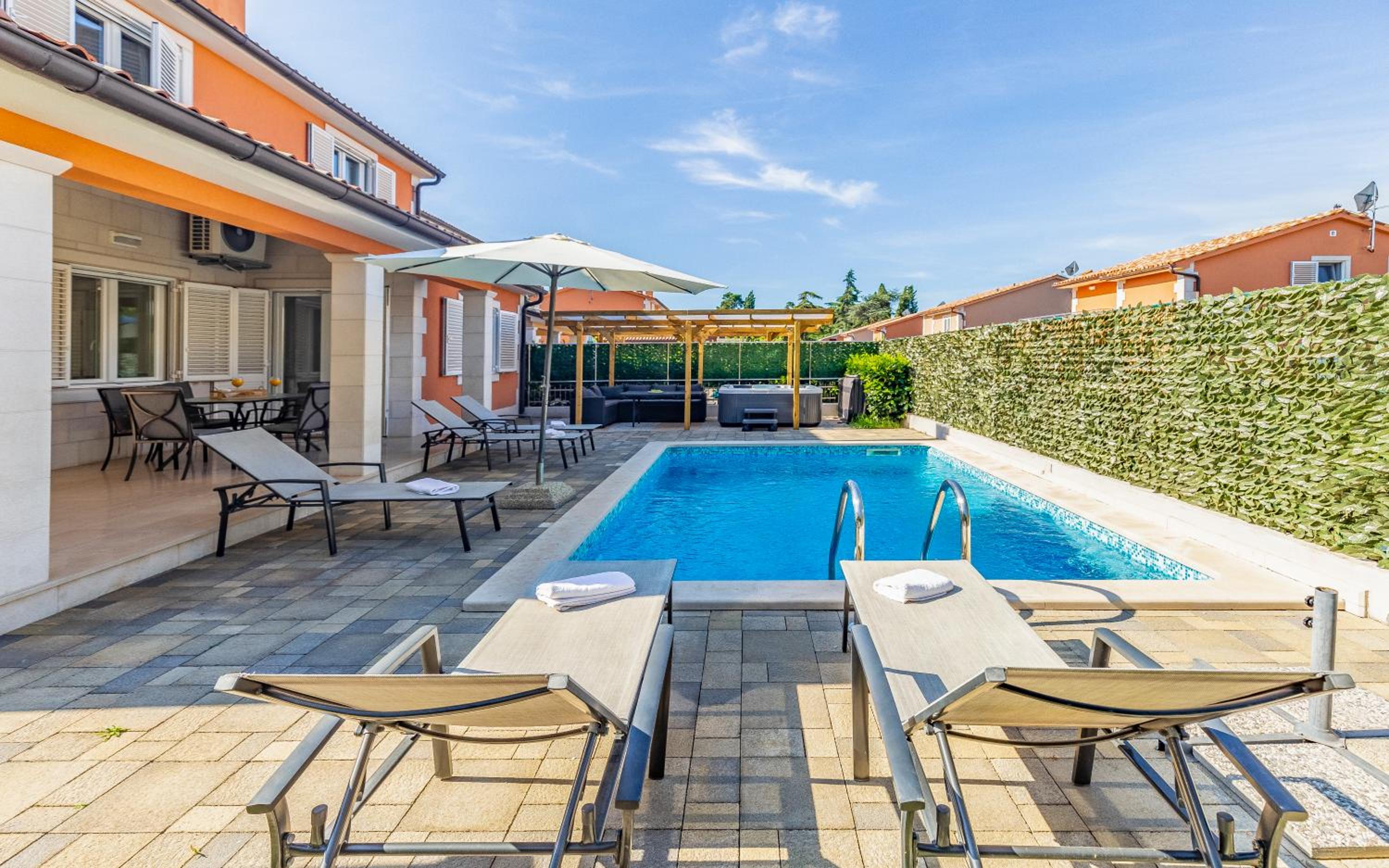 Three-Bedroom Villa photo 3